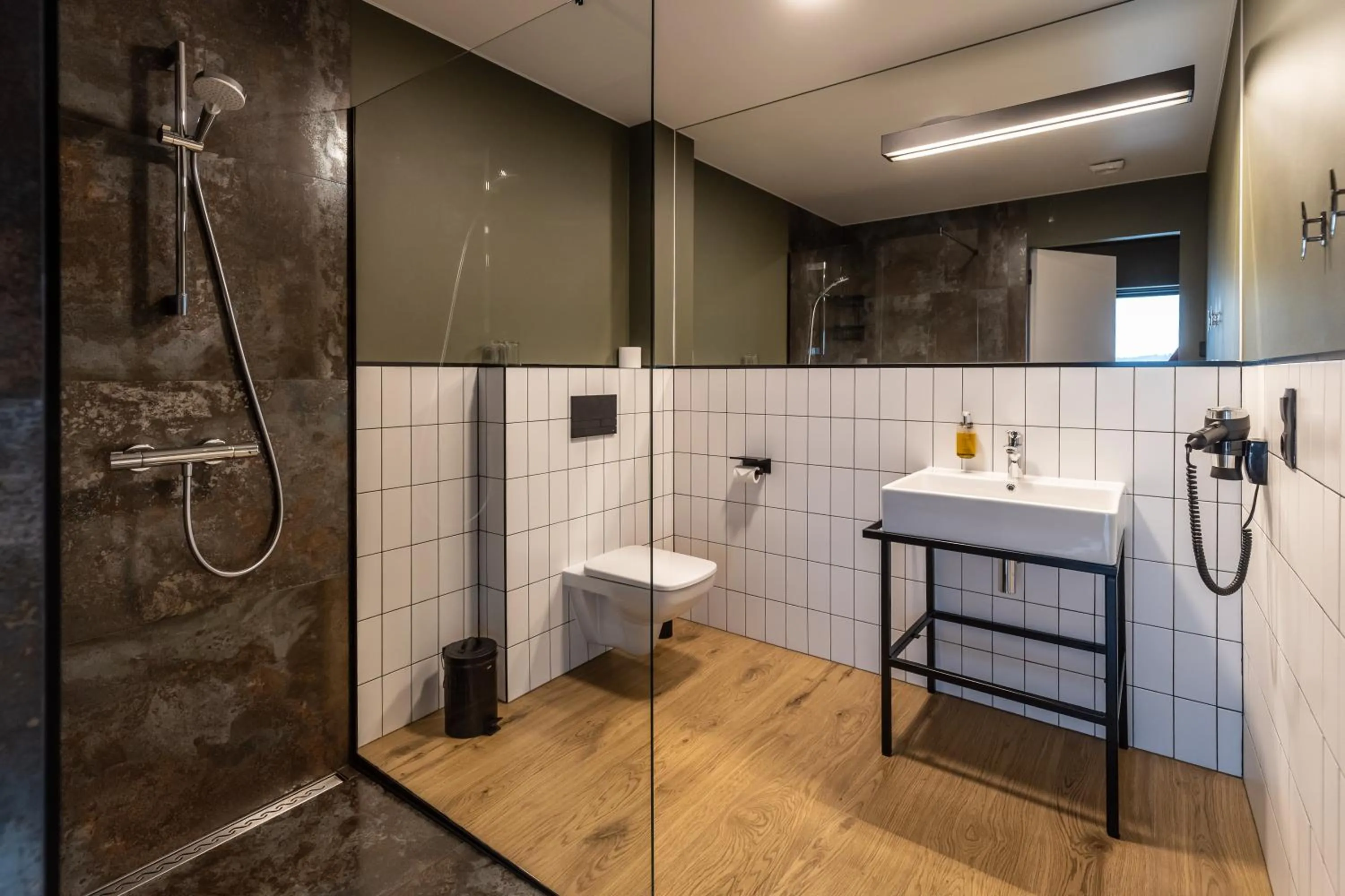 Shower in OTTON-Charzykowy Bed&Restaurant