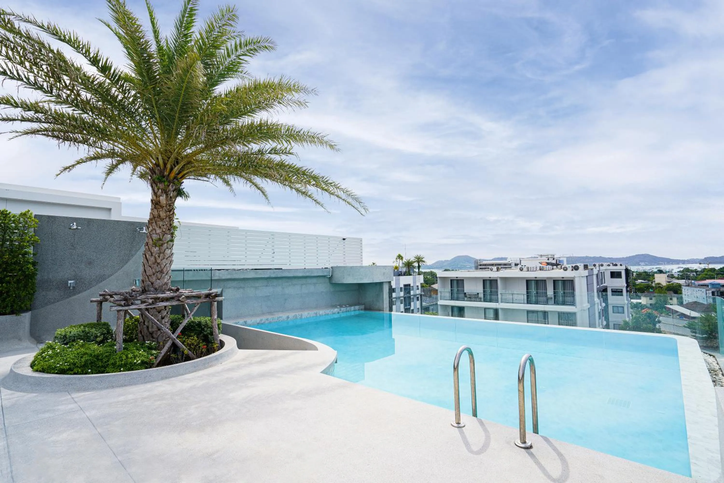 Swimming pool in NOON Village - Tower 2&3