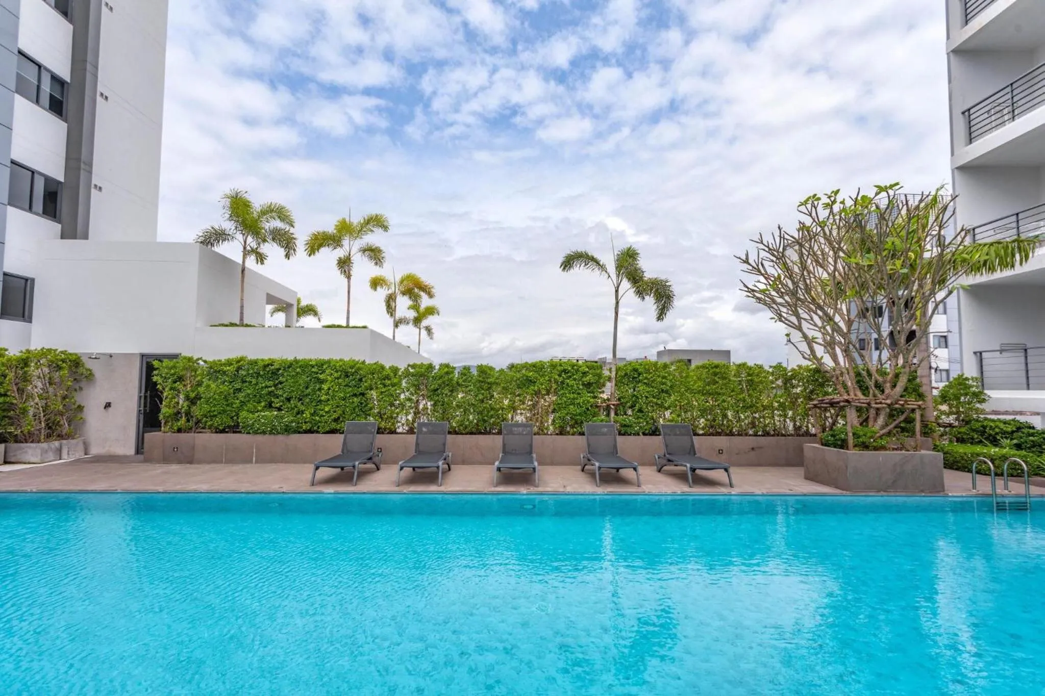 Swimming pool in NOON Village - Tower 2&3