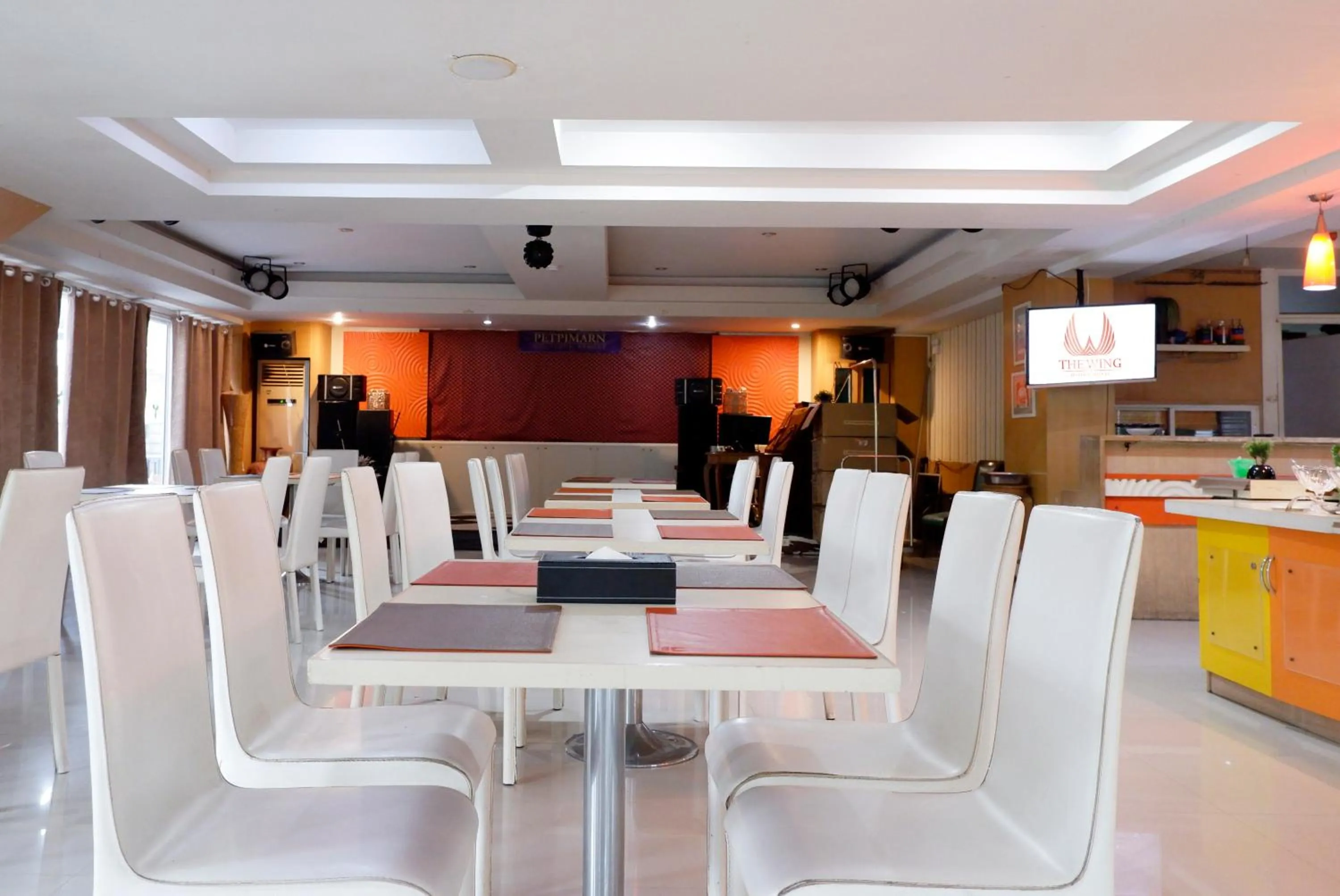 Restaurant/places to eat in The Wing Design Hotel