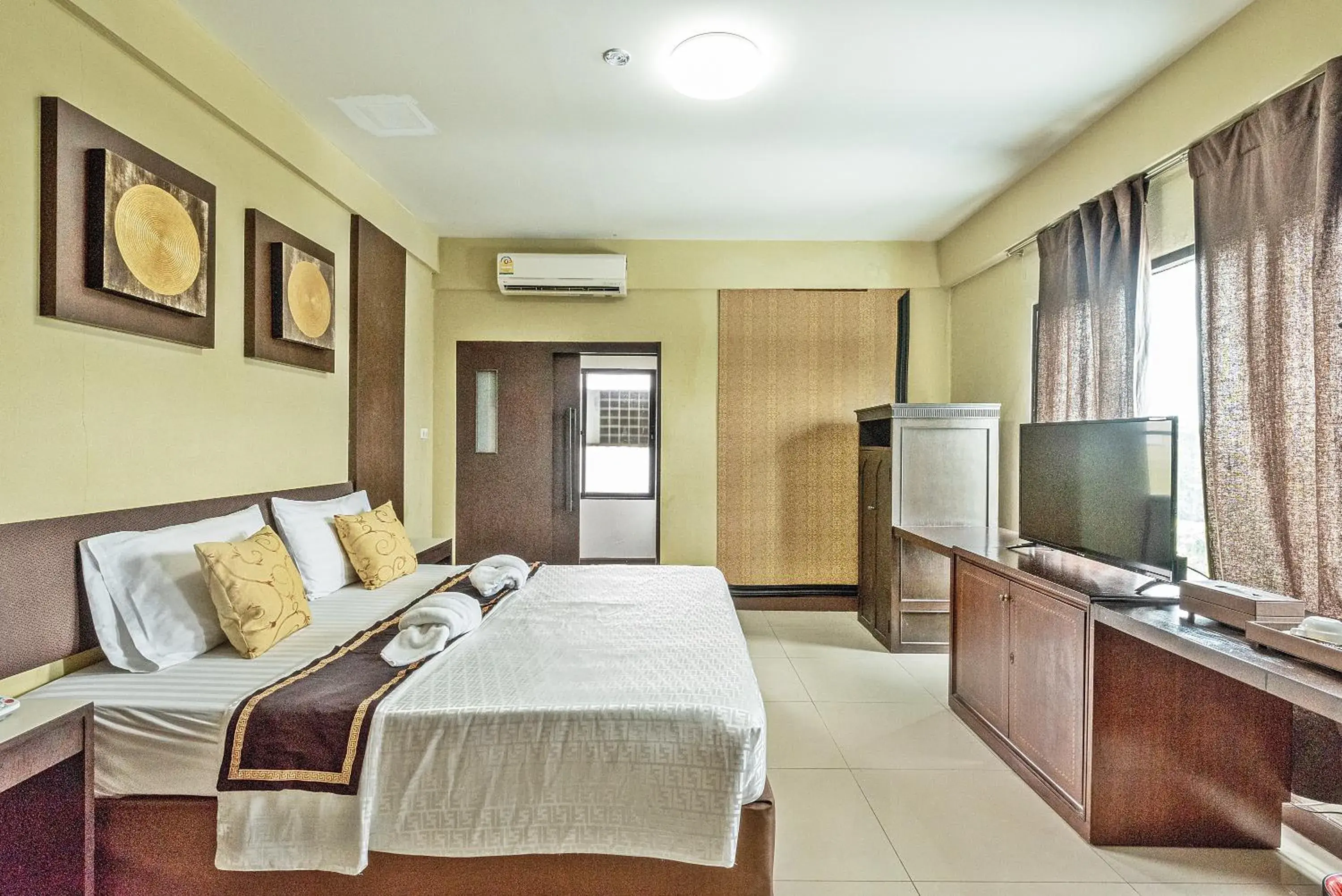 Bedroom, Bed in The Wing Design Hotel Bedroom, Bed in The Wing Design Hotel