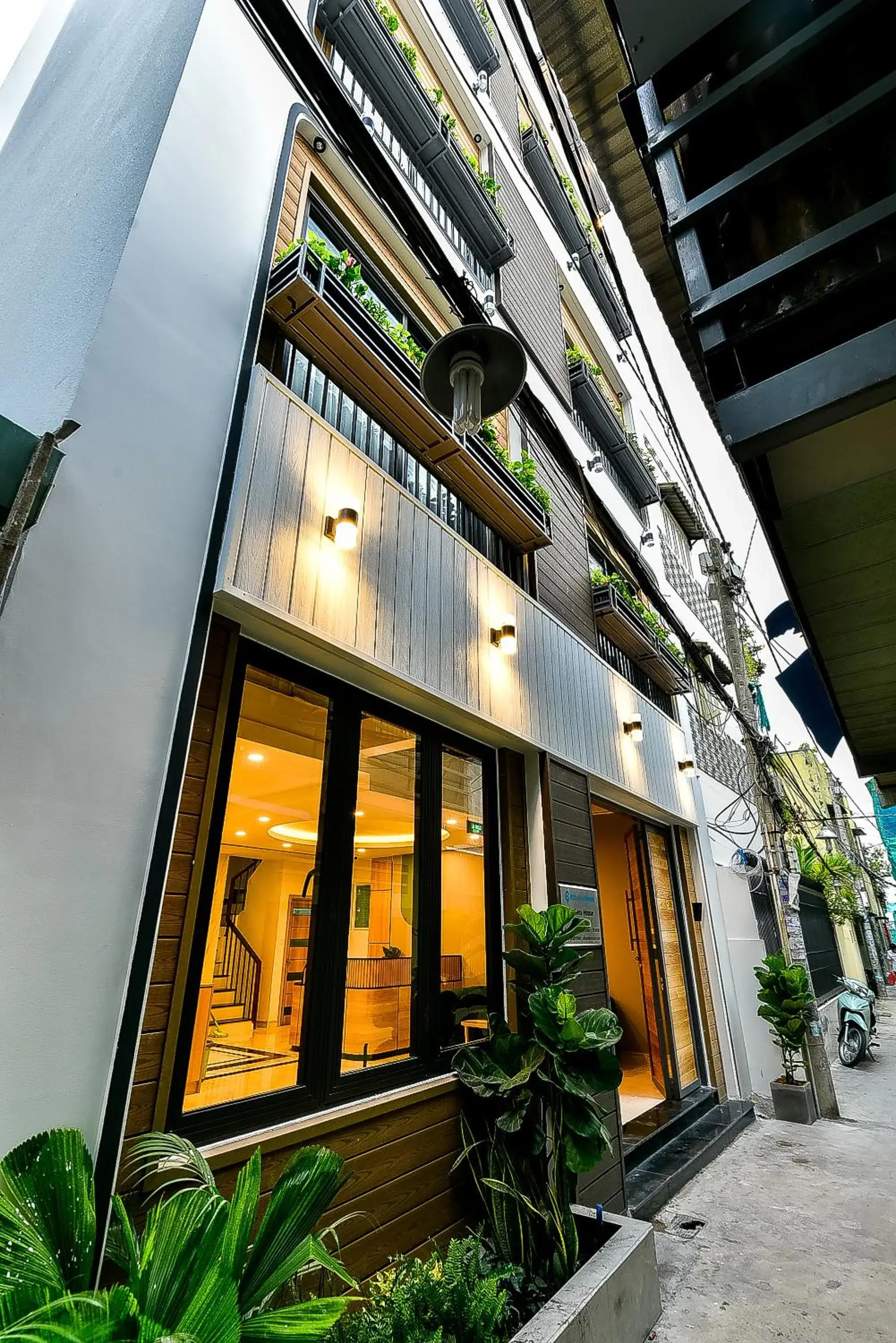 Facade/entrance in Cozrum Homes Ambera House Facade/entrance in Cozrum Homes Ambera House