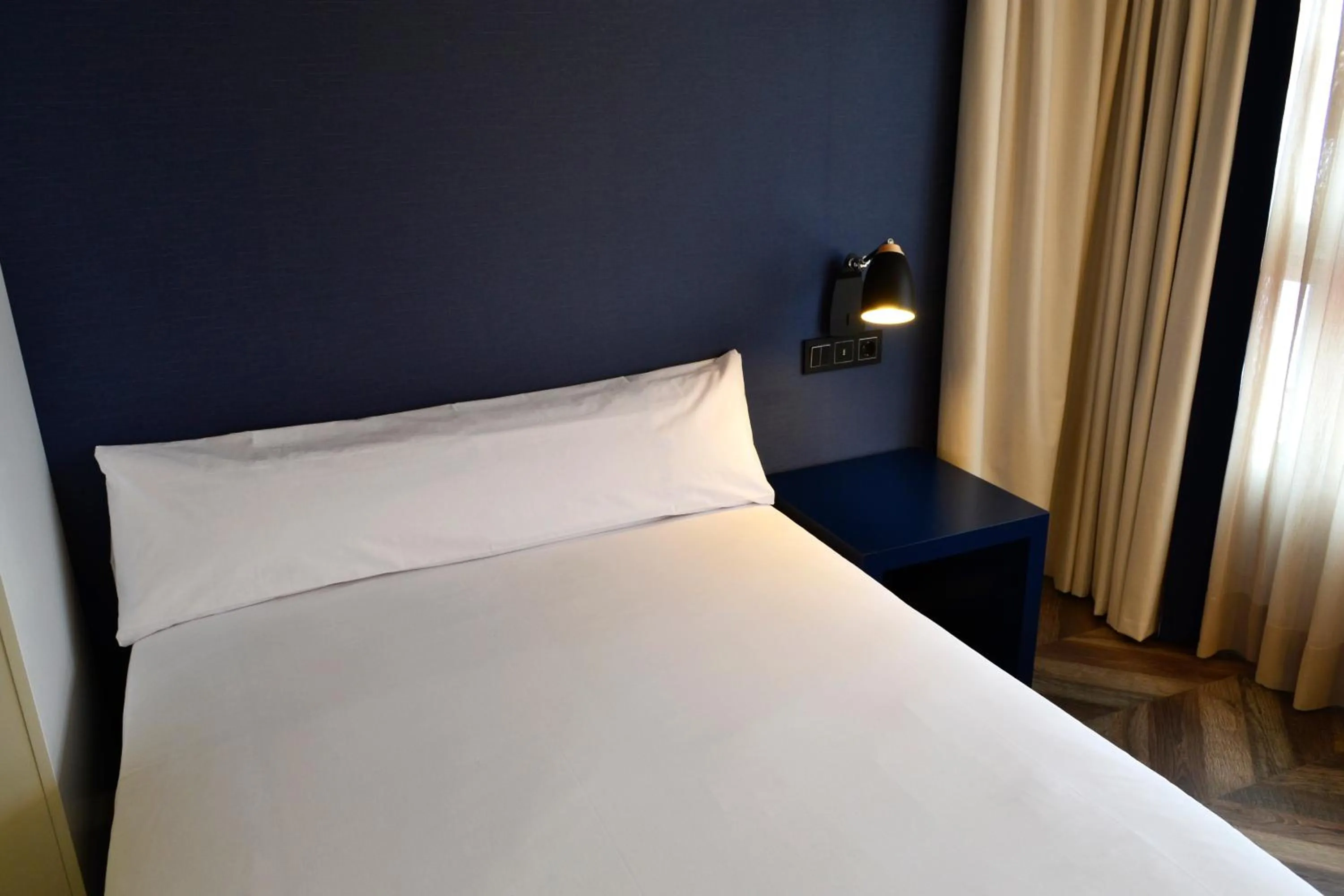 Bed in Hotel Alda Galería Coruña