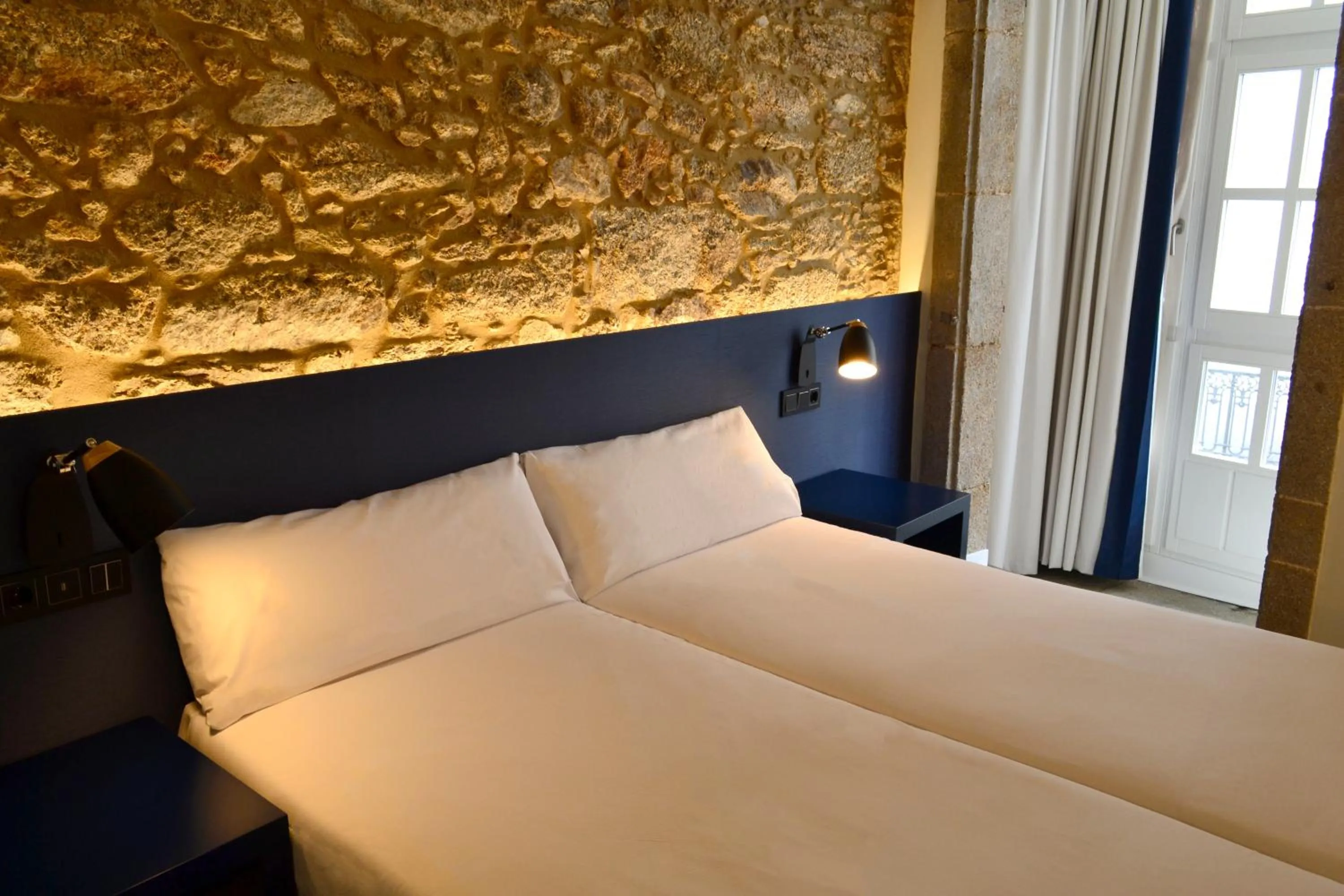 Bed in Hotel Alda Galería Coruña