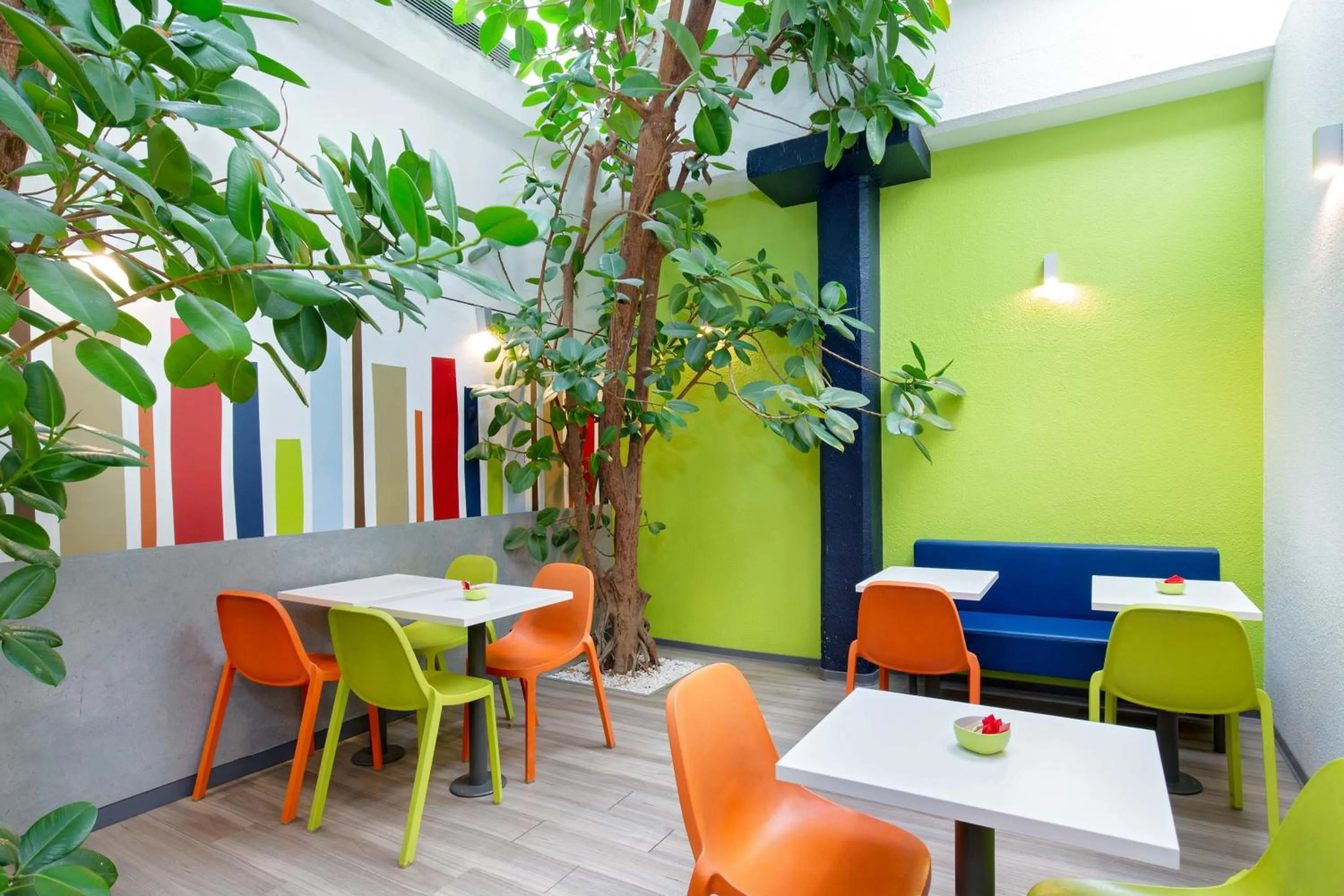 Lobby or reception in ibis budget Cavaillon