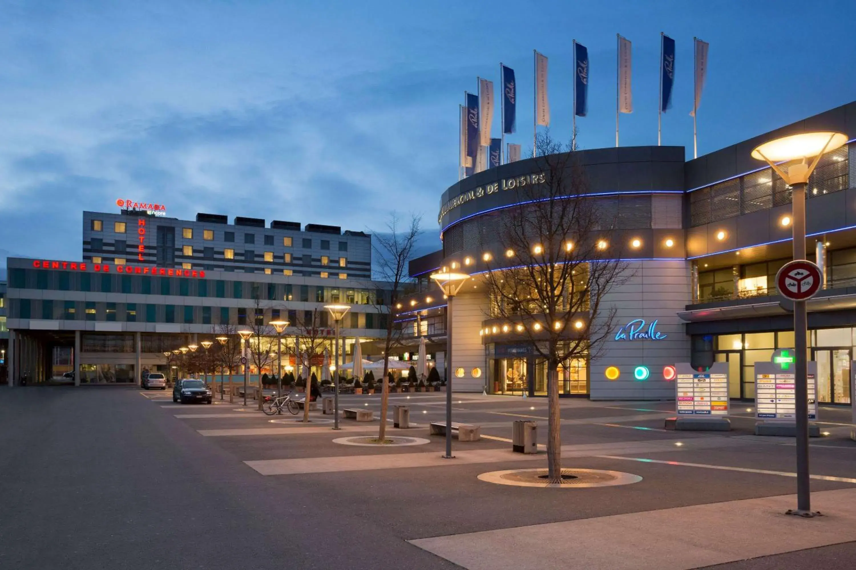 Property building in Ramada Encore by Wyndham Geneva Property building in Ramada Encore by Wyndham Geneva