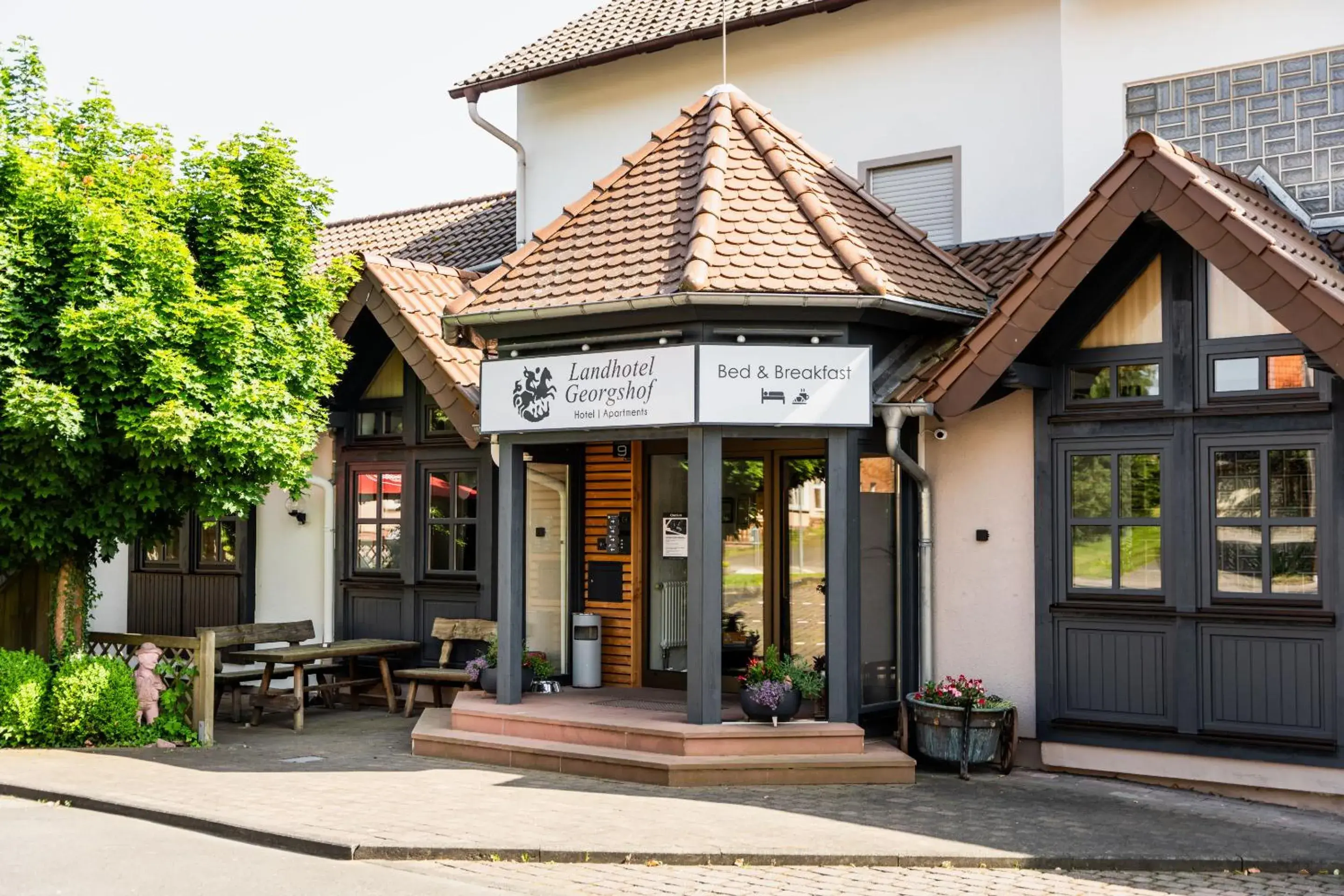 Facade/entrance in Landhotel Georgshof Facade/entrance in Landhotel Georgshof