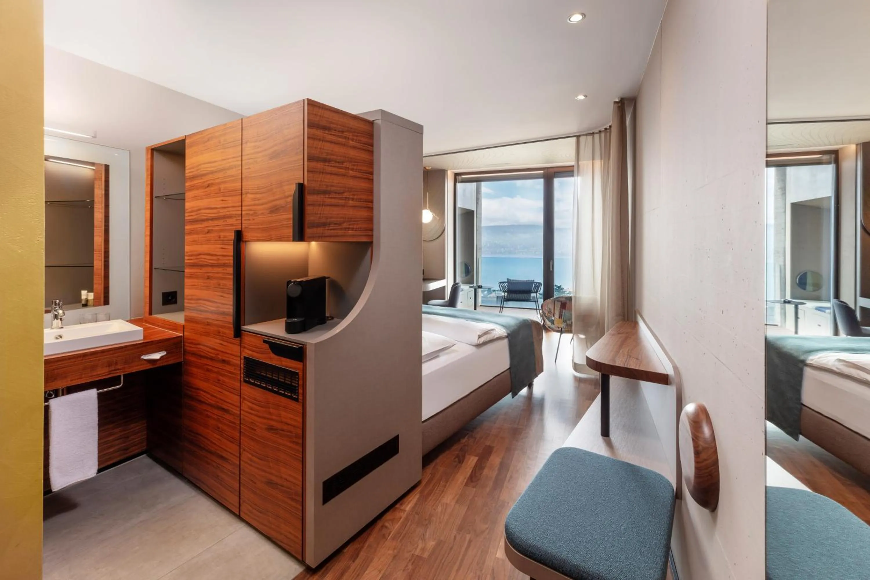 Photo of the whole room, Bed in Hotel Belvoir Lake View & Spa