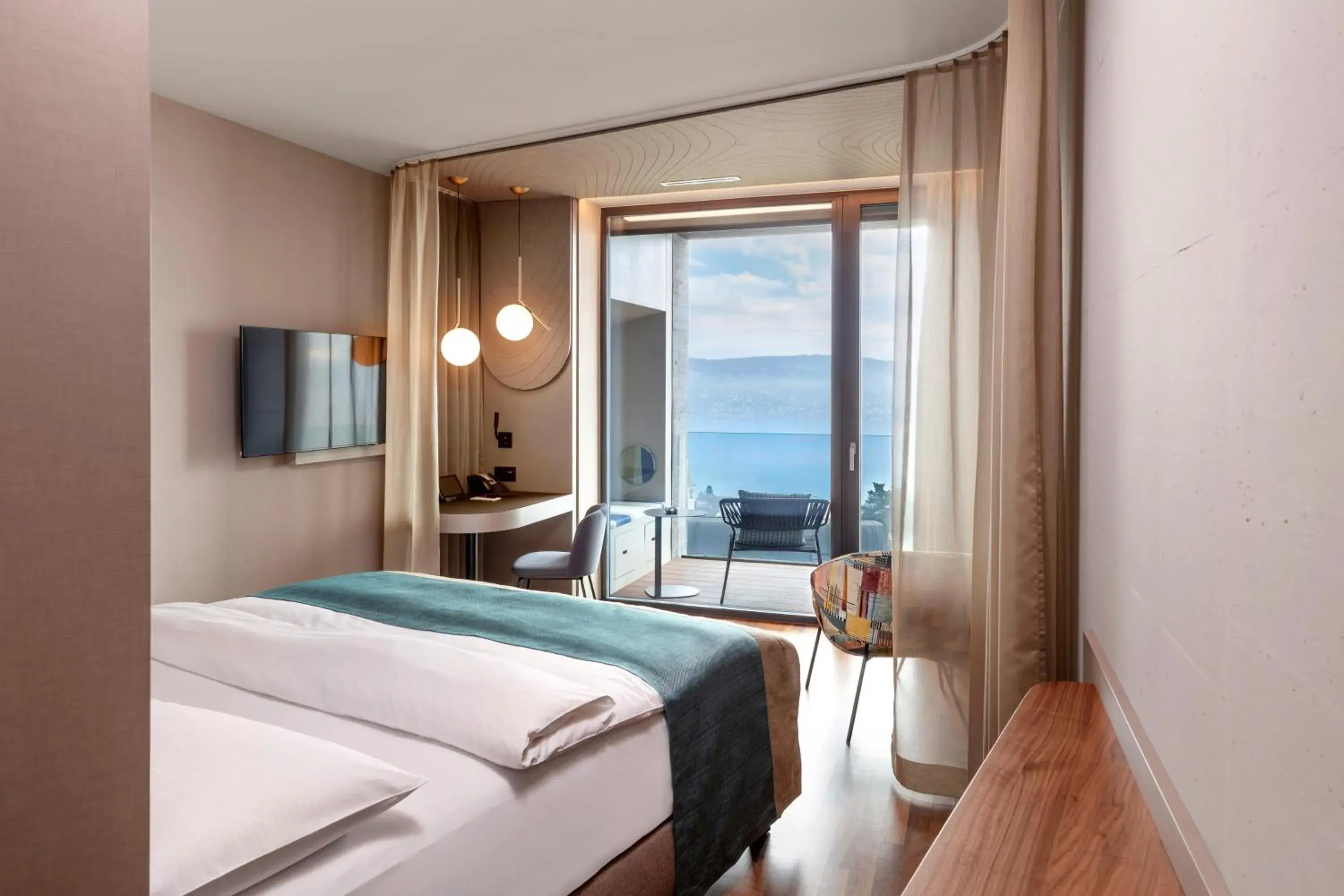 Bedroom, Bed in Hotel Belvoir Lake View & Spa Bedroom, Bed in Hotel Belvoir Lake View & Spa