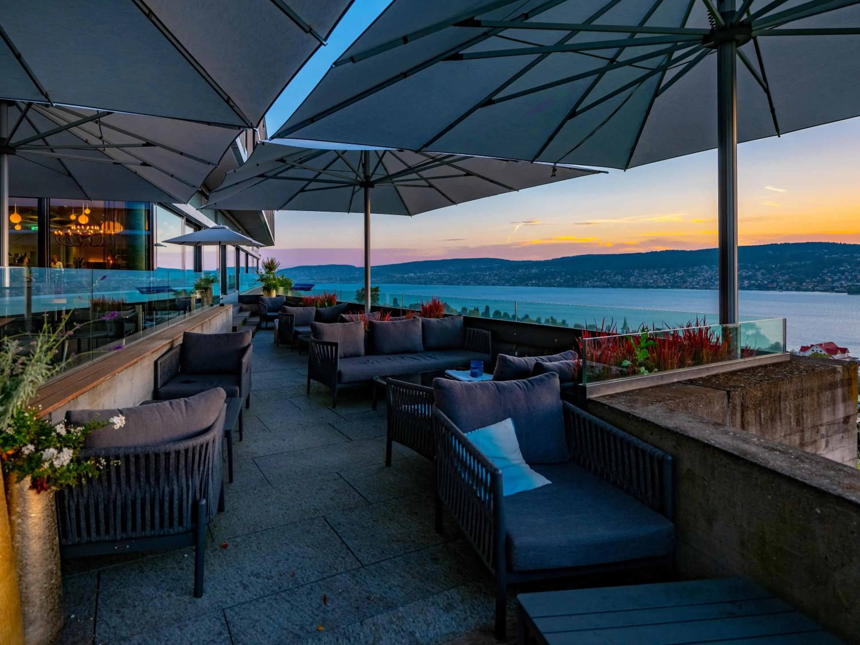 Restaurant/places to eat in Hotel Belvoir Lake View & Spa