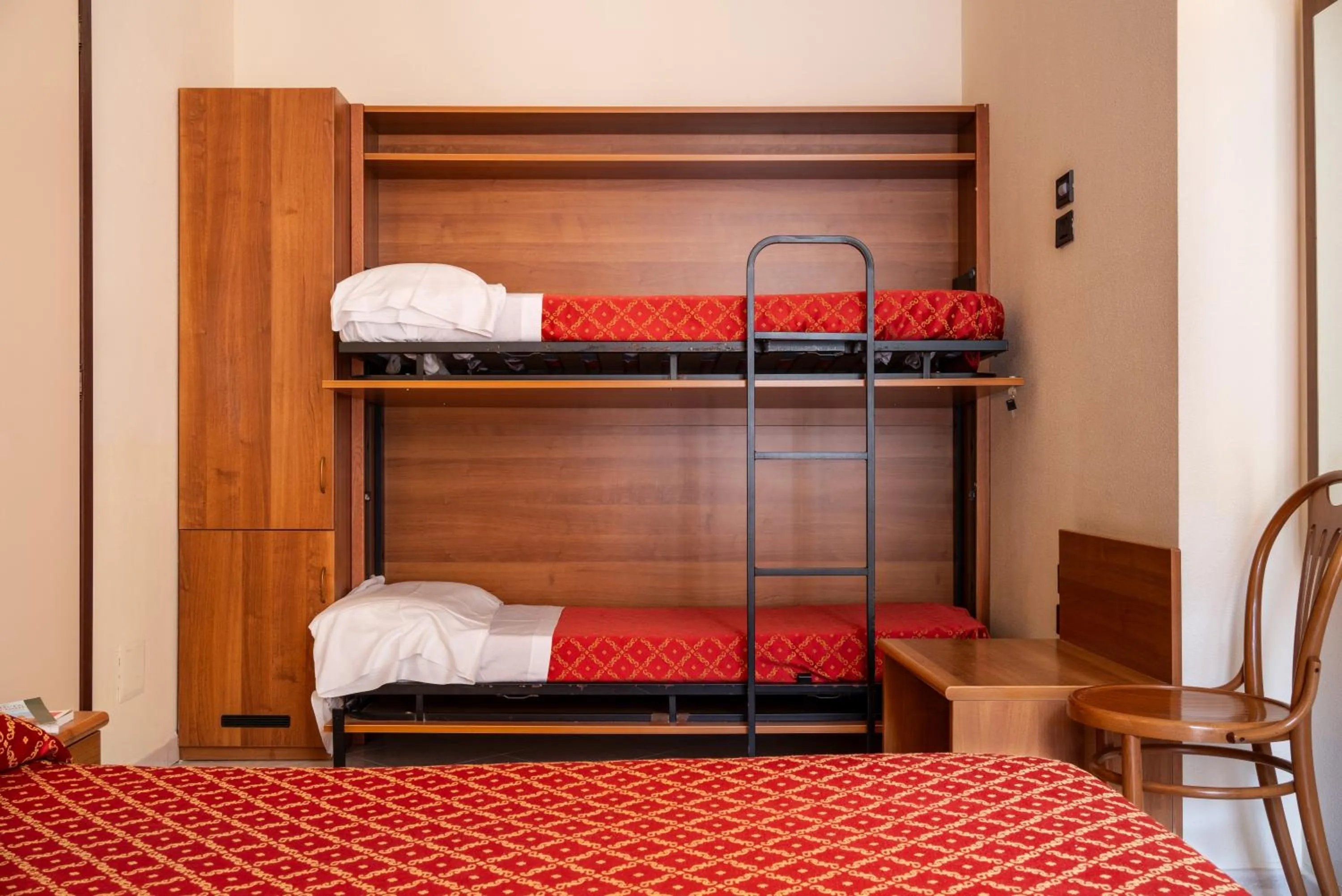 Bedroom, Bed in Hotel Careni Villa Italia