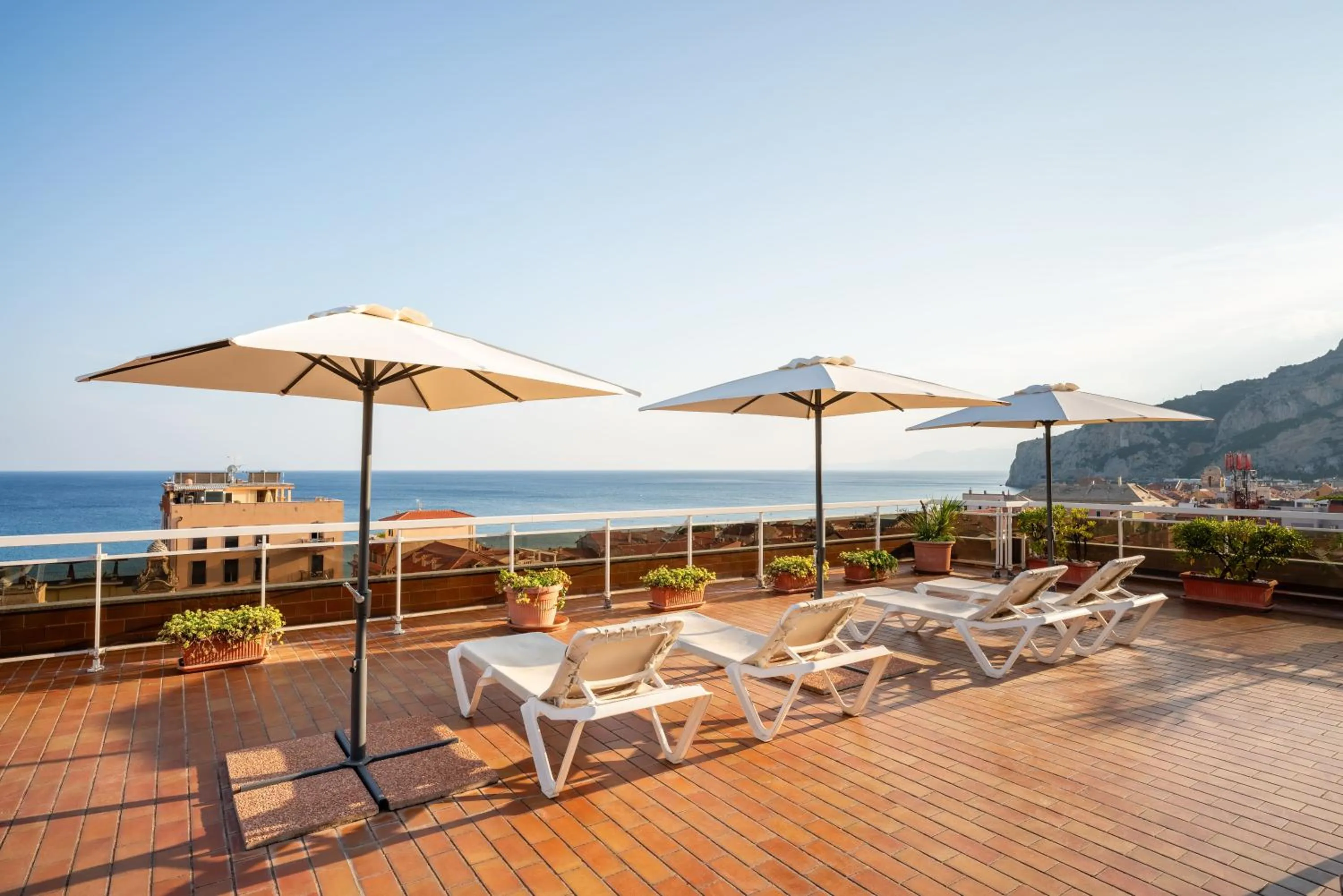 Balcony/Terrace in Hotel Careni Villa Italia