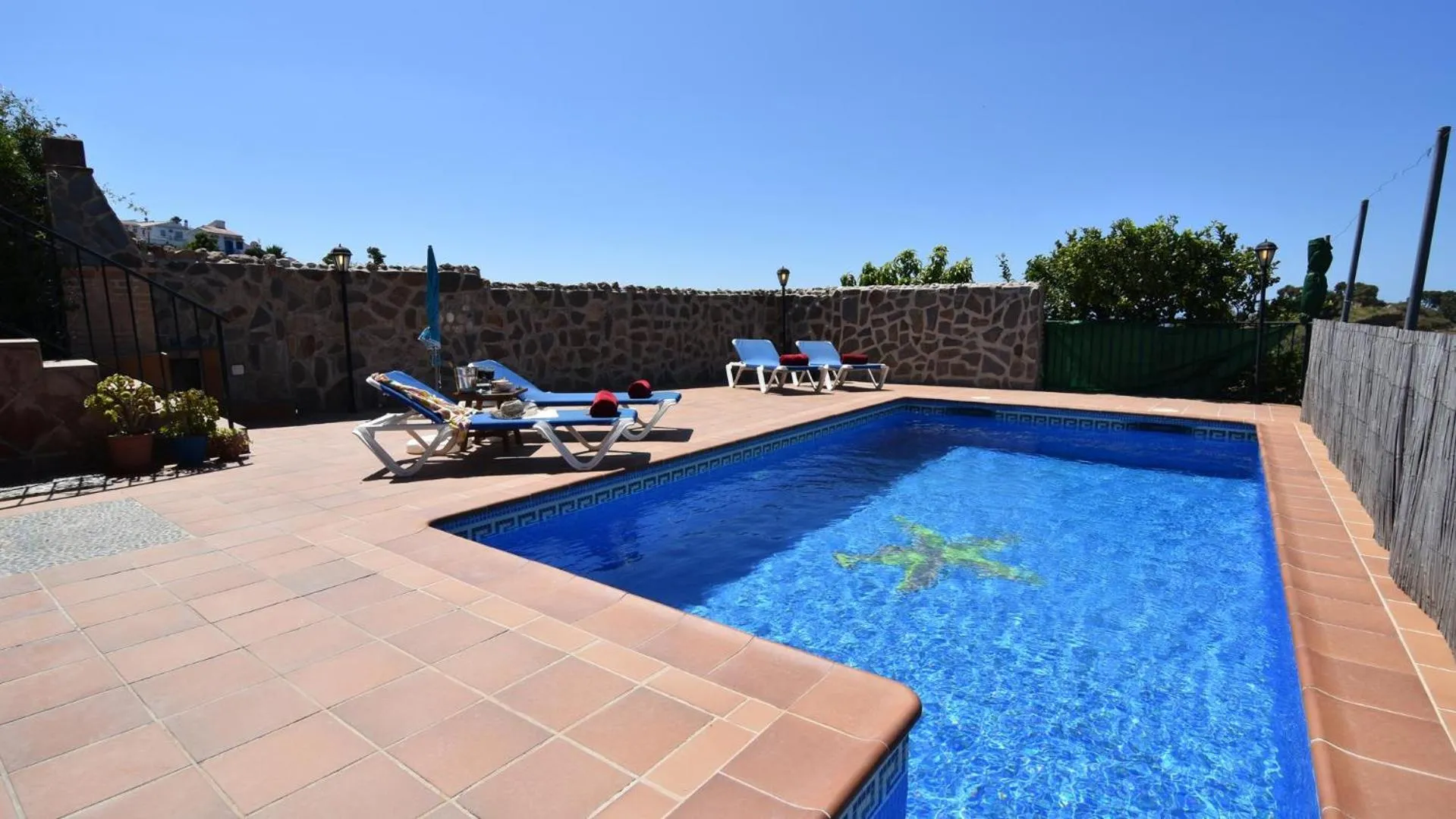 Swimming pool in Villa Vistamar - private pool