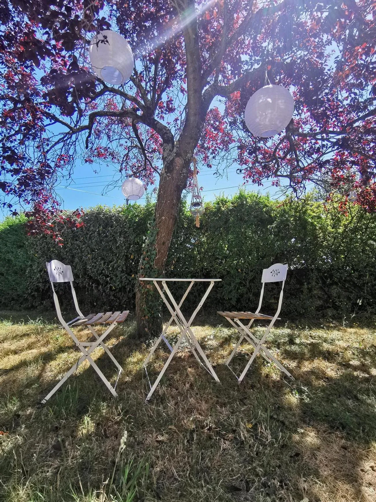 Patio in Quatre Chats sous un Pin