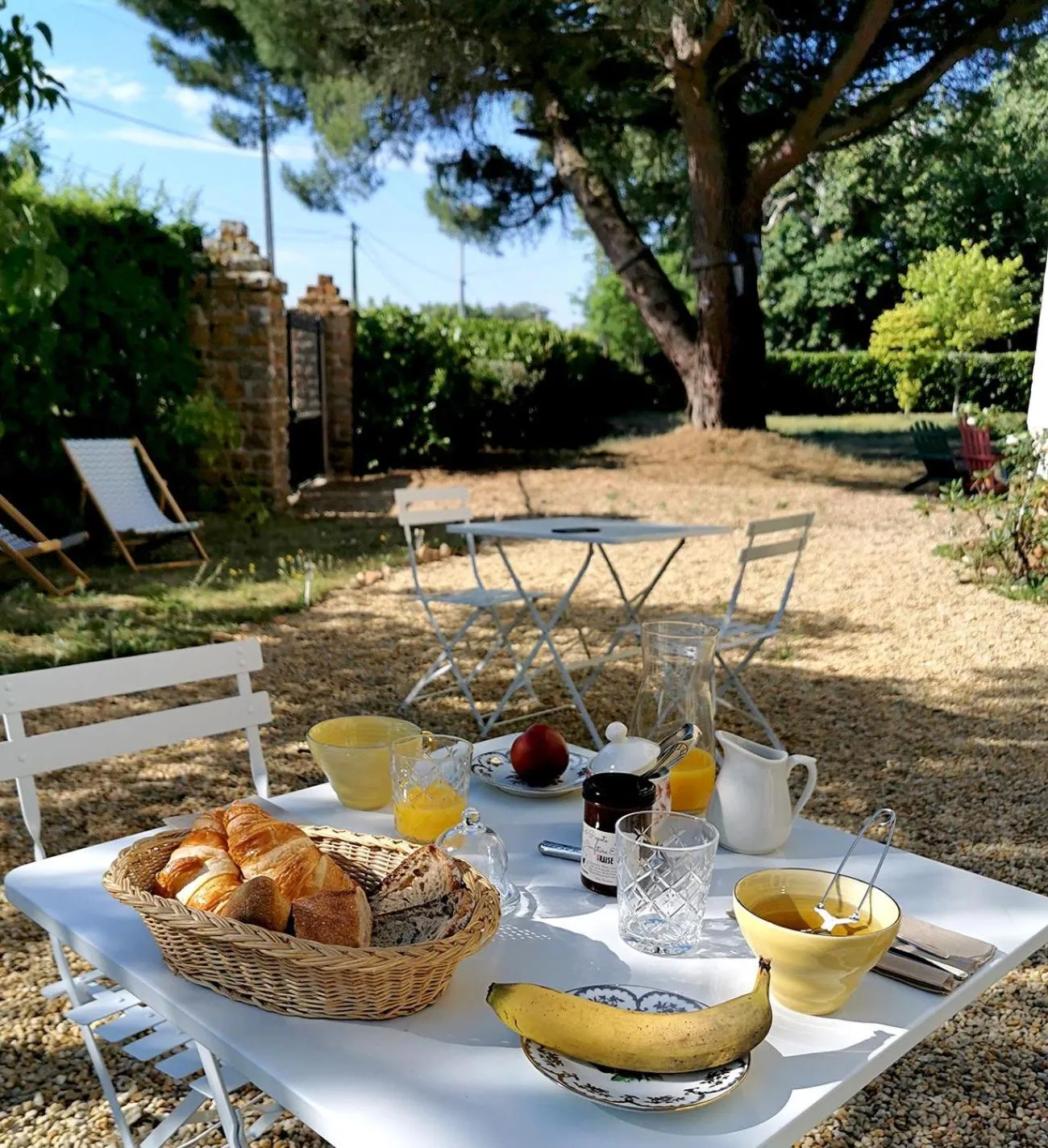 Garden in Quatre Chats sous un Pin