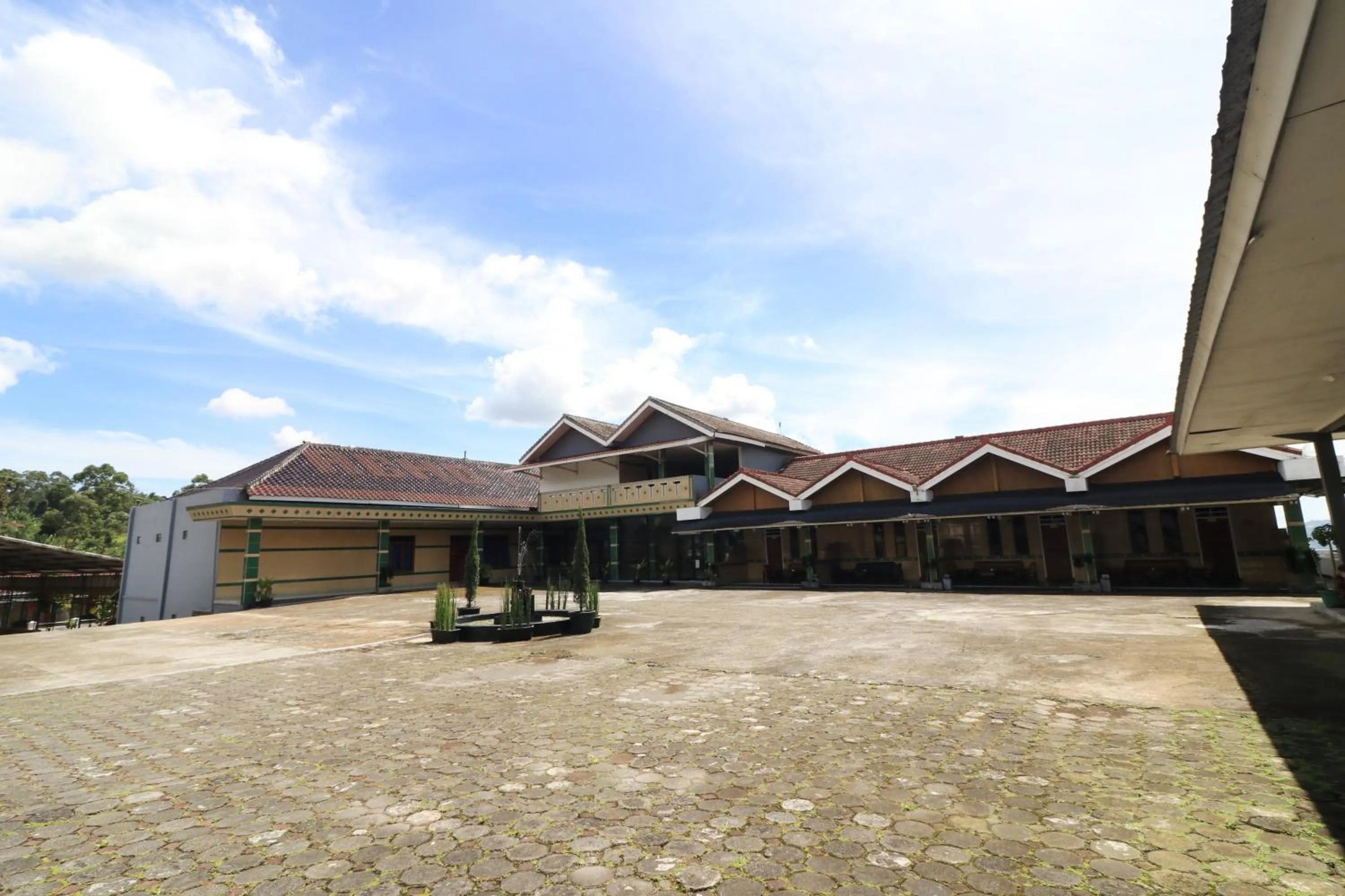 Property building in Abang Hotel Ciwidey