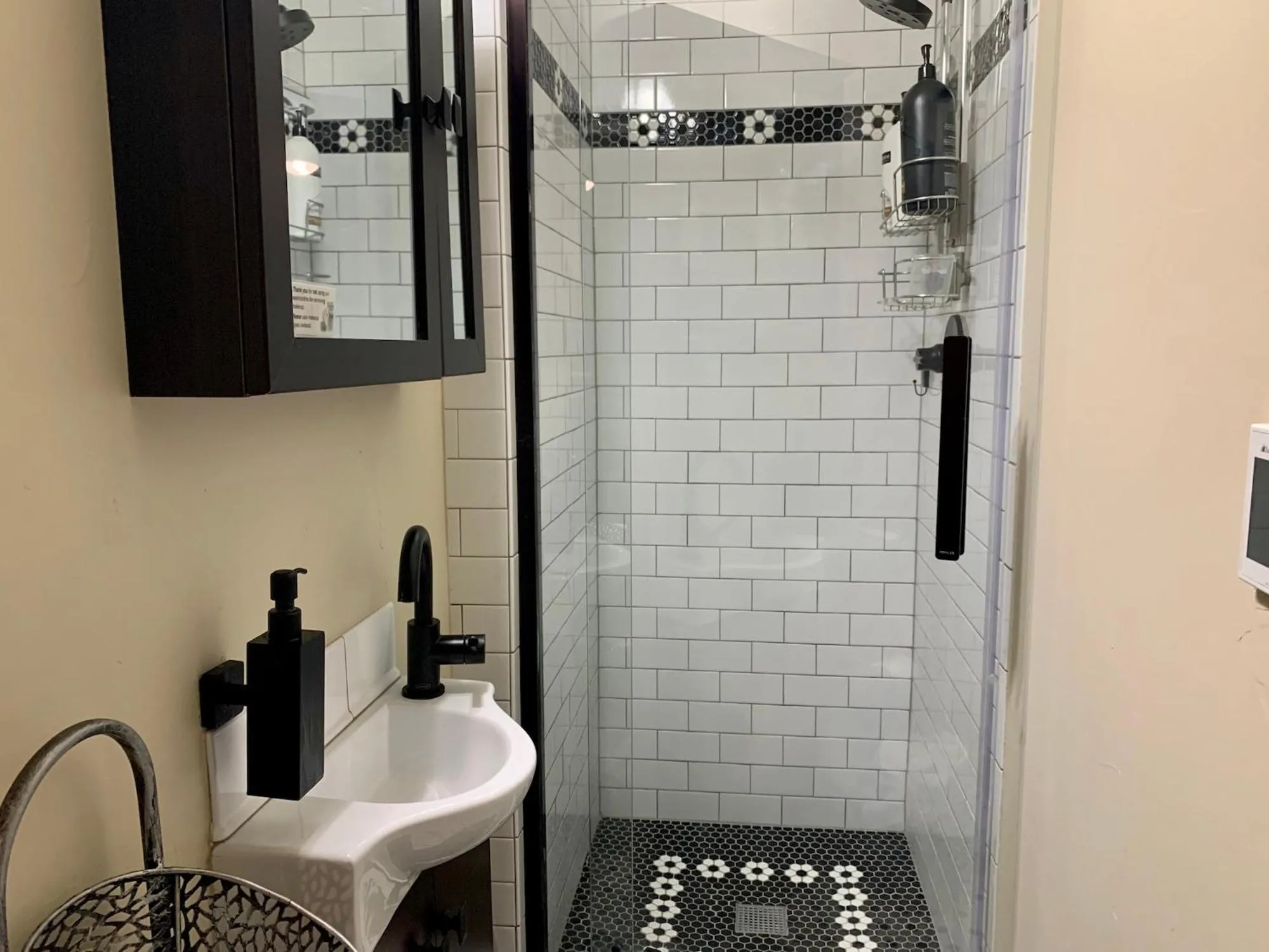 The Chic Guest Retreat in Old Town near CSU