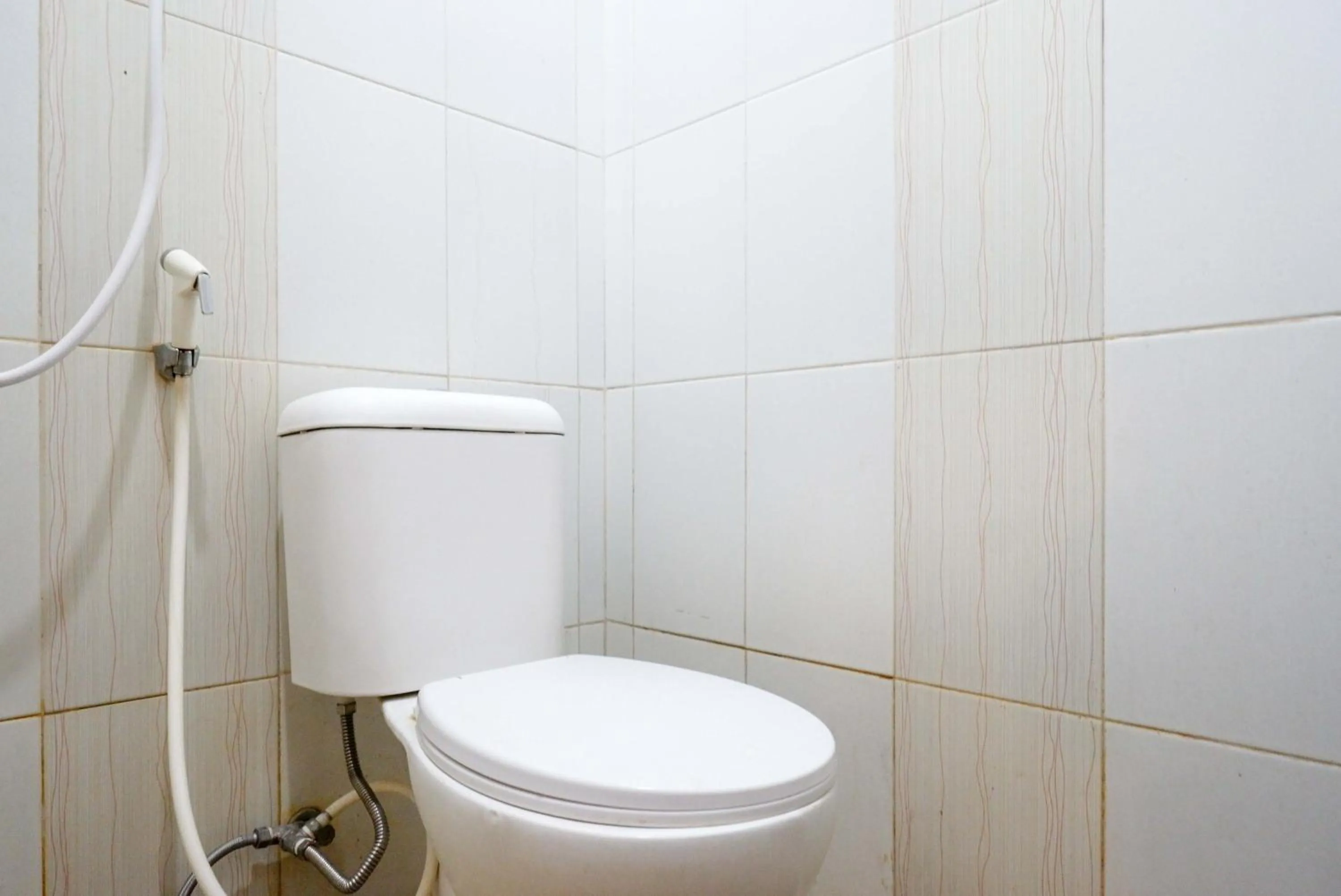 Bathroom in Urbanview Hotel Syariah Prambanan by RedDoorz