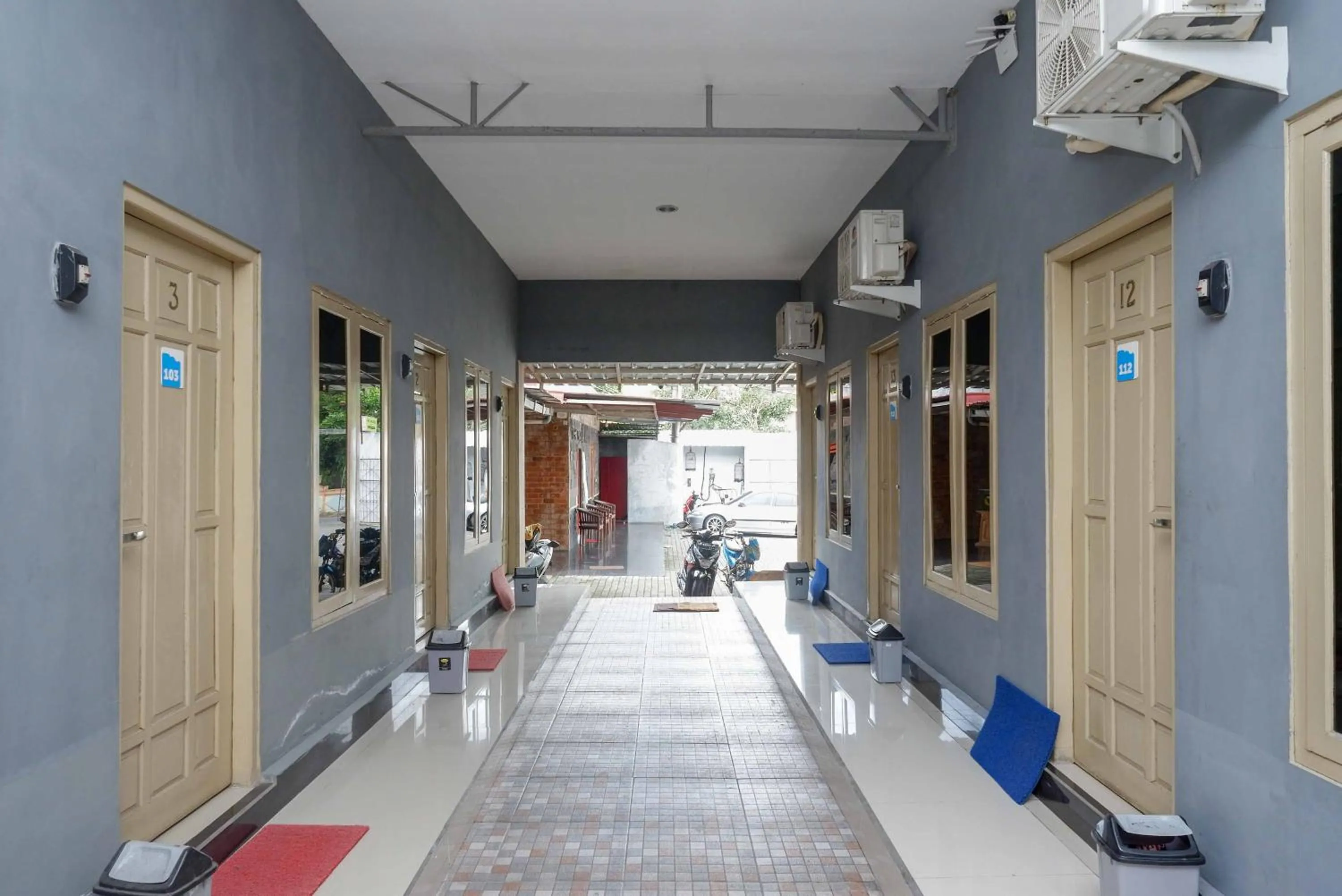 Facade/entrance in Urbanview Hotel Syariah Prambanan by RedDoorz