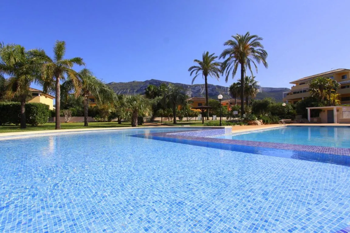 Lujoso Triplex Residencial Azahares by costablancarent