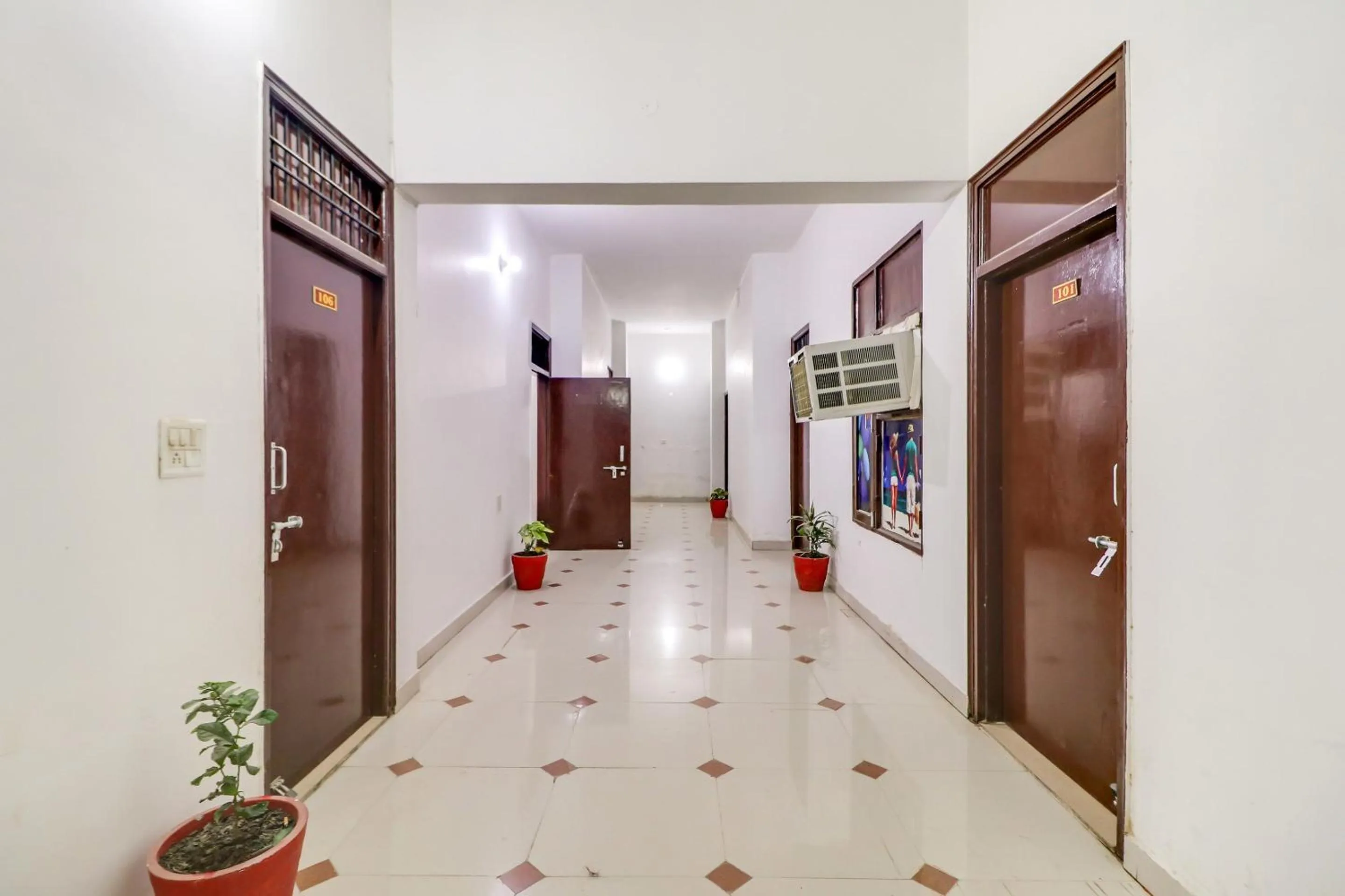 Lobby or reception in Hotel O by OYO Olive