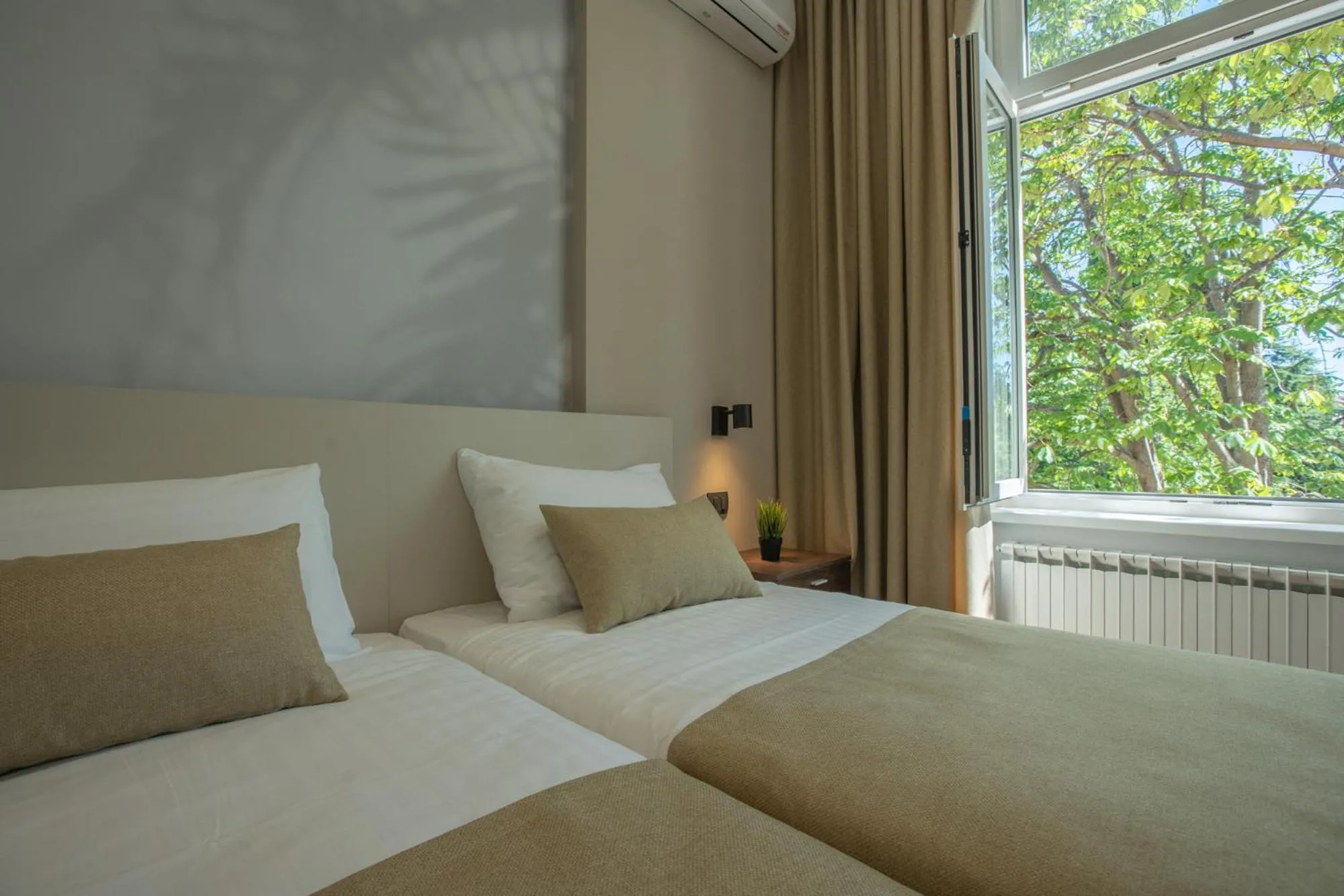 Bedroom in Villa Aurum Health & Climatotherapy Center