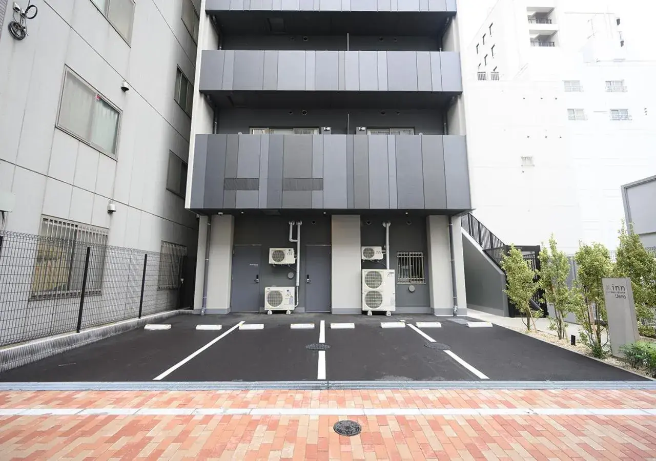 Property building in Minn Ueno Property building in Minn Ueno