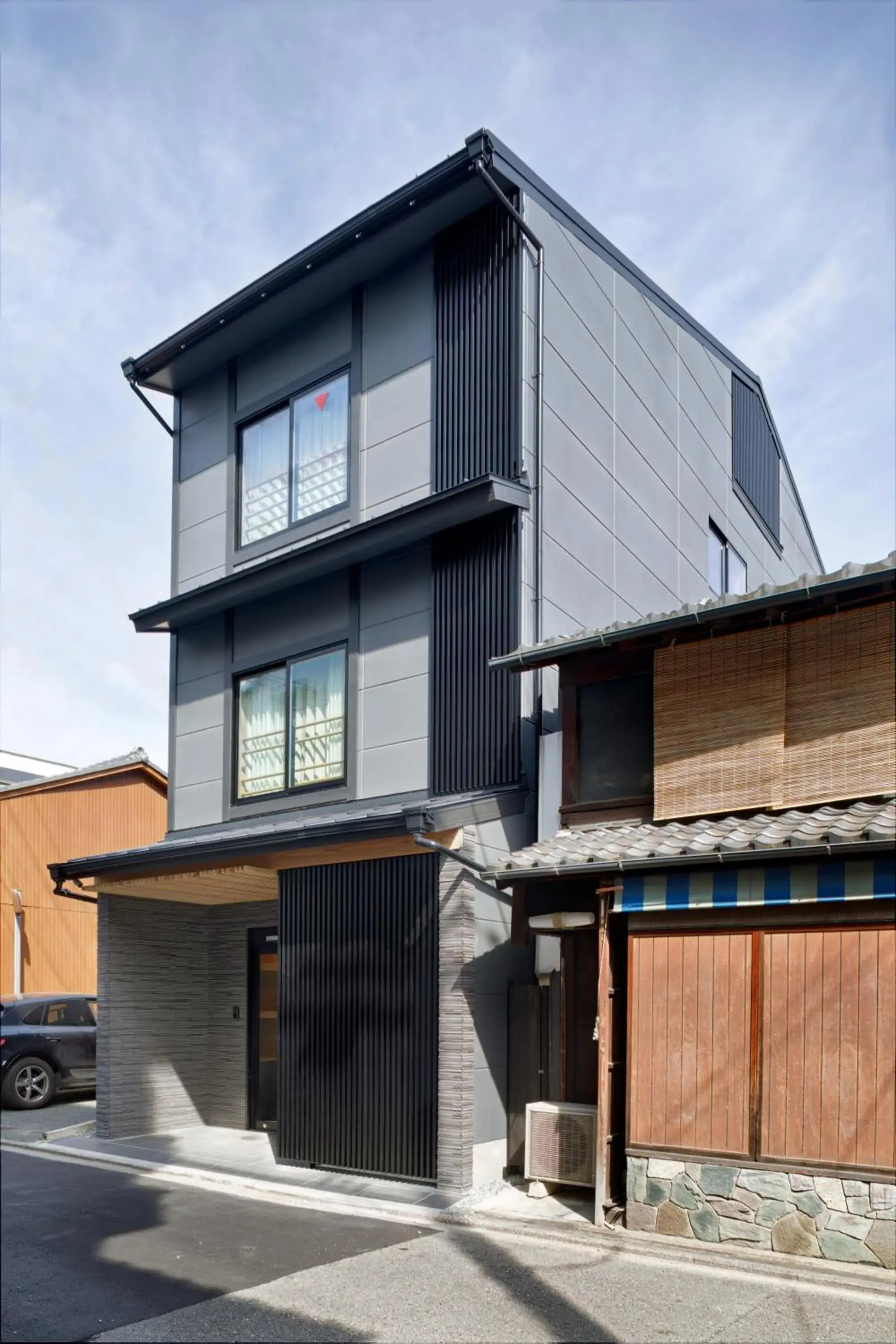 Property building in Connect inn Gion-Shijo Property building in Connect inn Gion-Shijo