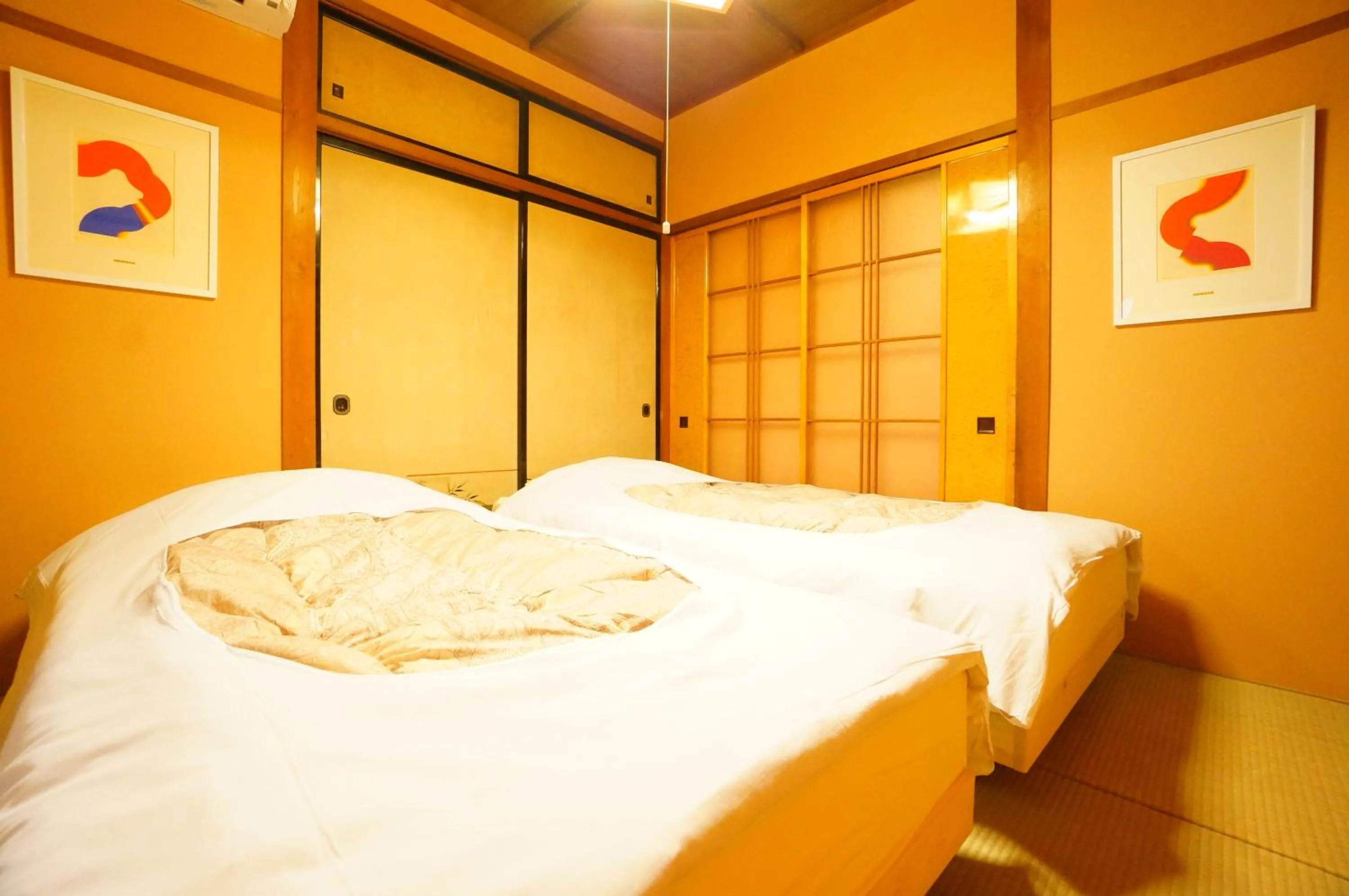 Bedroom, Bed in Momiji Takayama