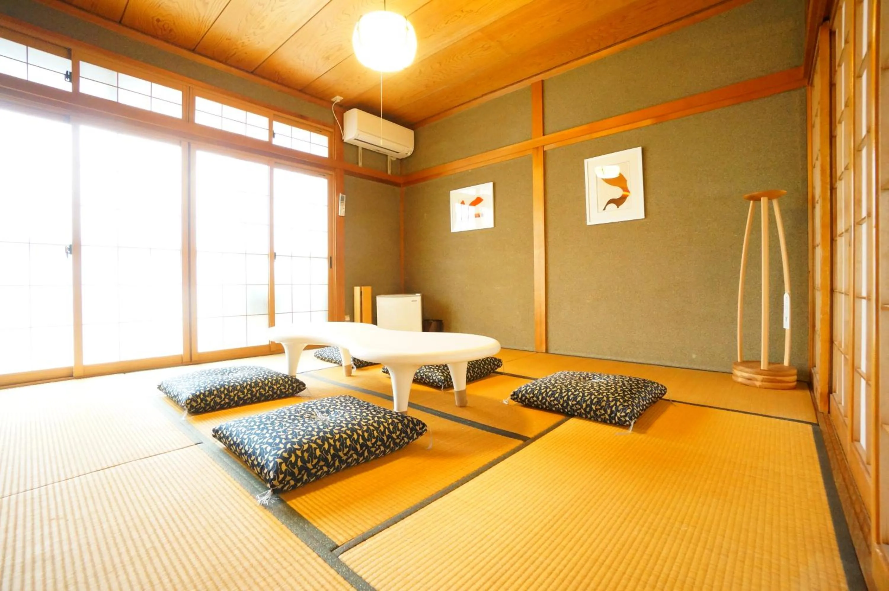 Living room, Bed in Momiji Takayama