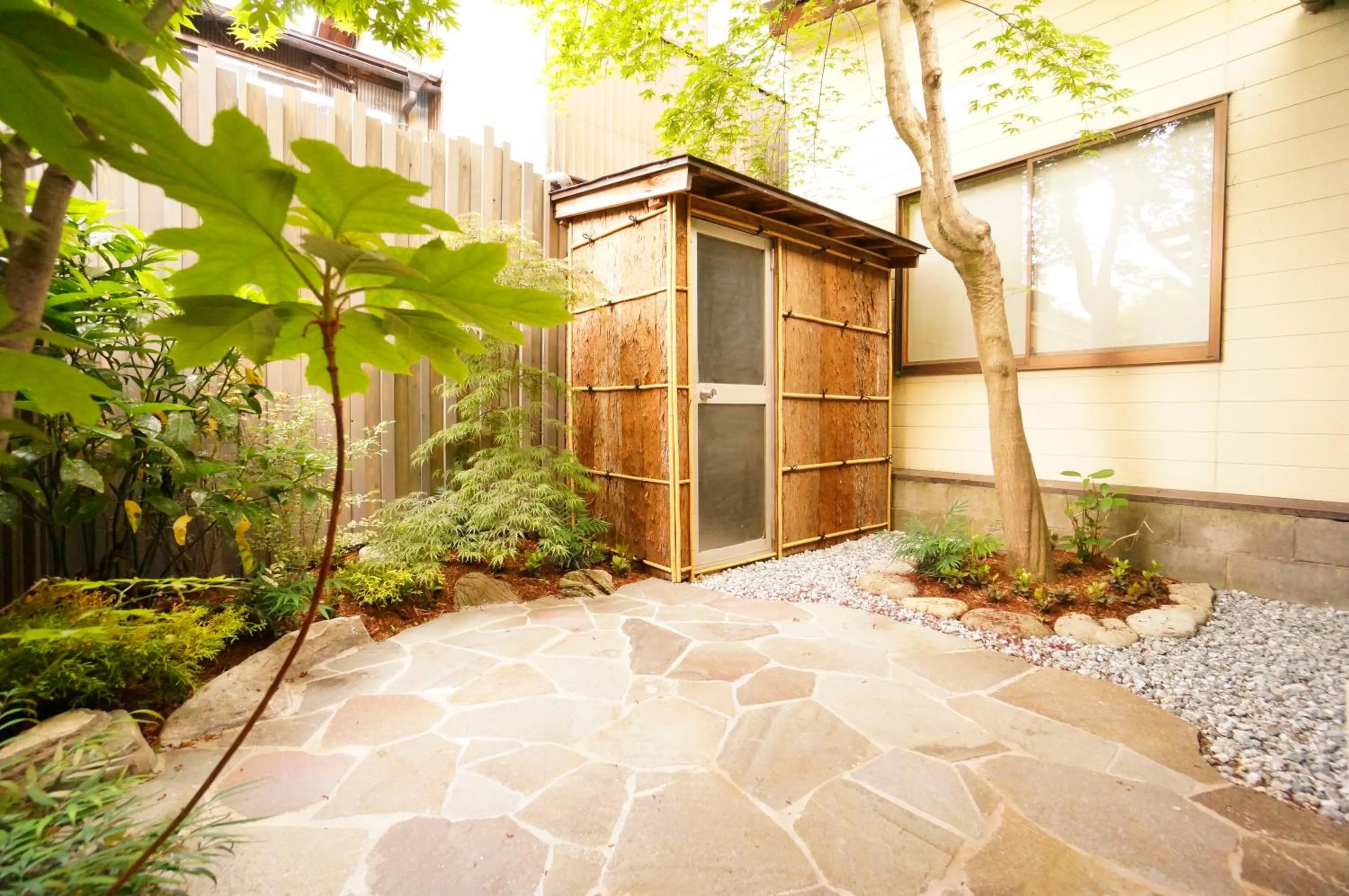 Inner courtyard view in Momiji Takayama