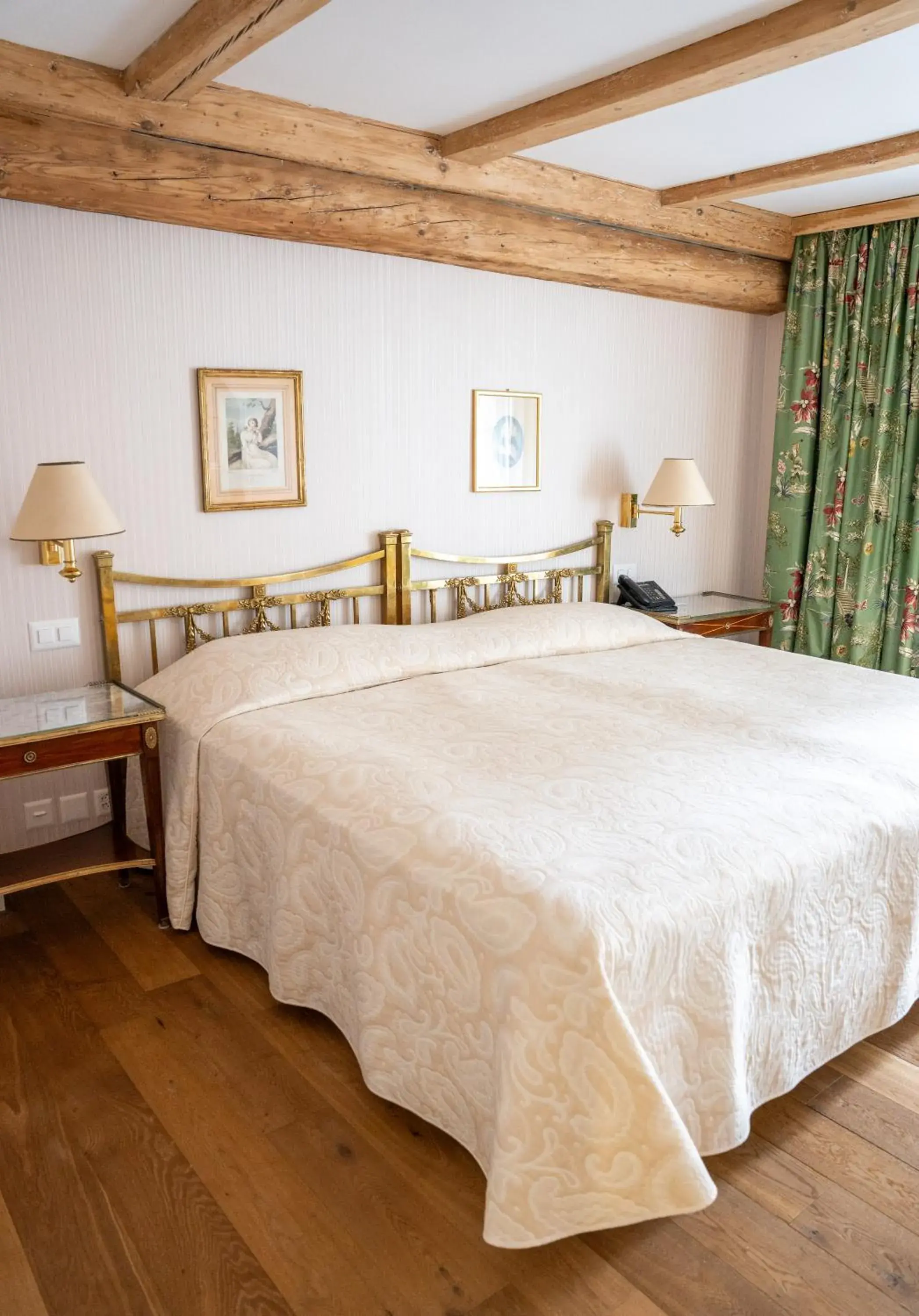 Bed in Romantik Hotel Wilden Mann Luzern Bed in Romantik Hotel Wilden Mann Luzern