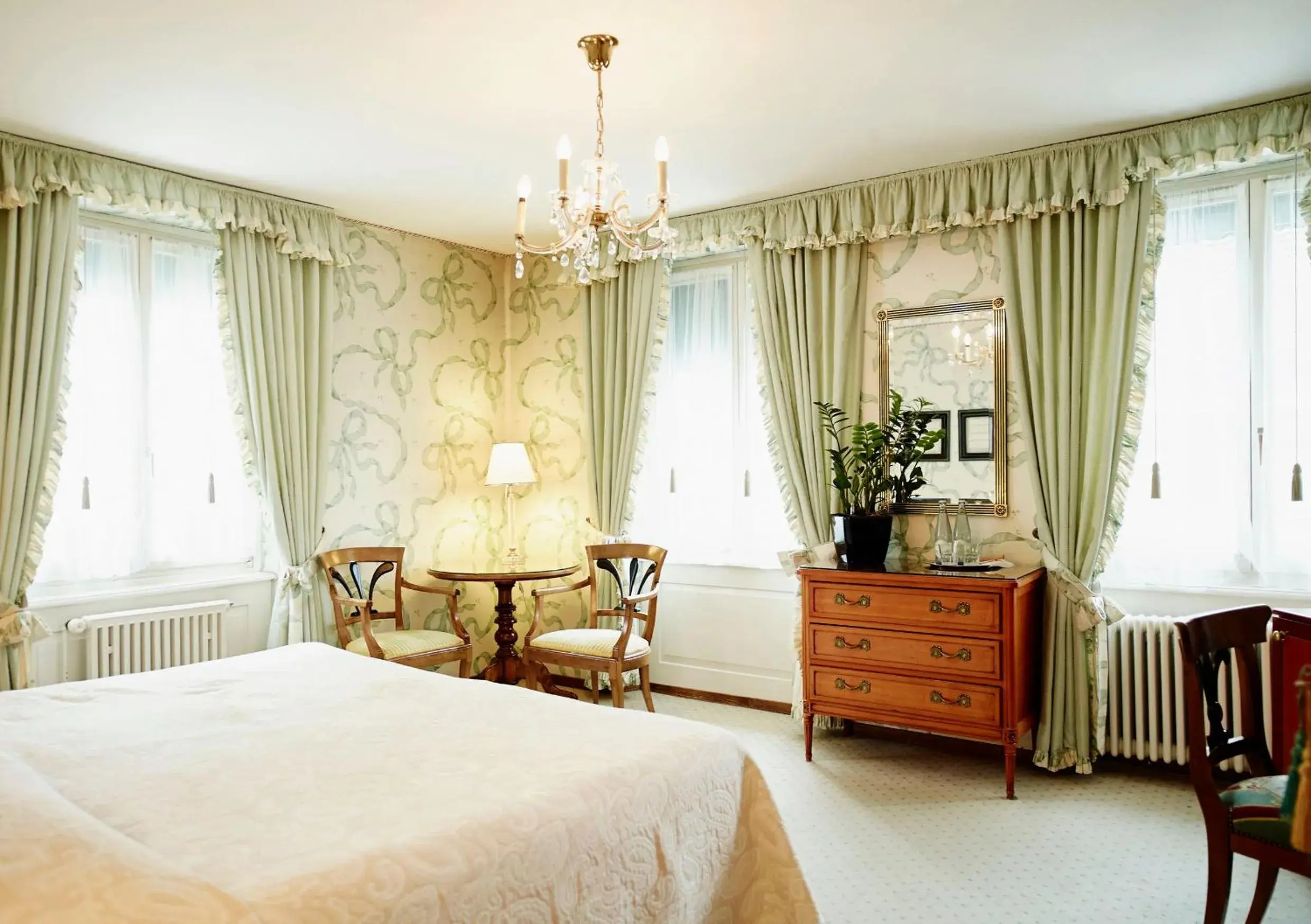 Photo of the whole room, Bed in Romantik Hotel Wilden Mann Luzern Photo of the whole room, Bed in Romantik Hotel Wilden Mann Luzern