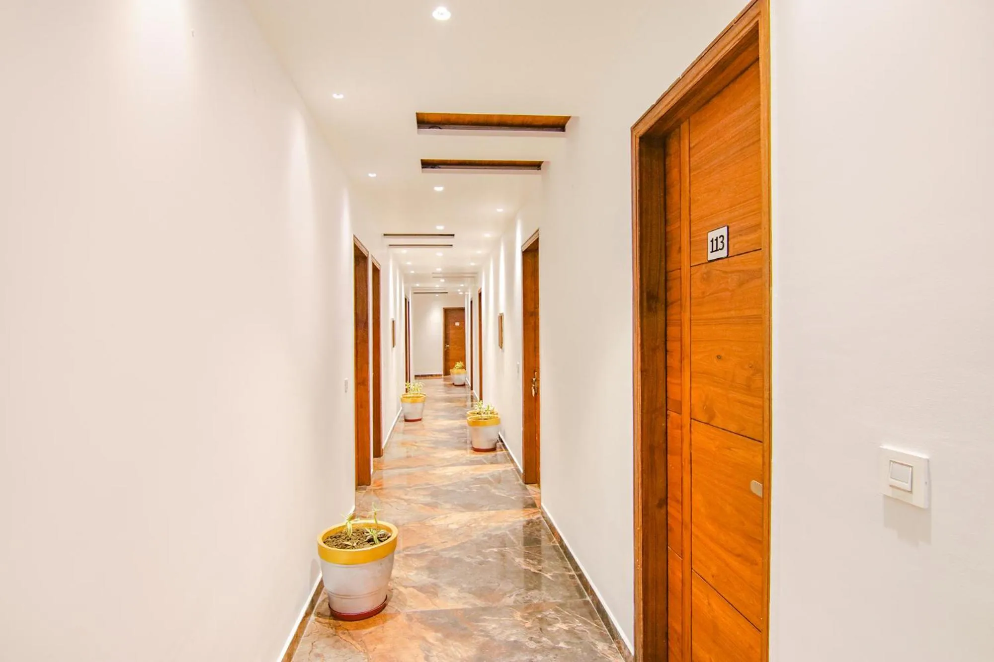 Lobby or reception in FabHotel Royal Mapple