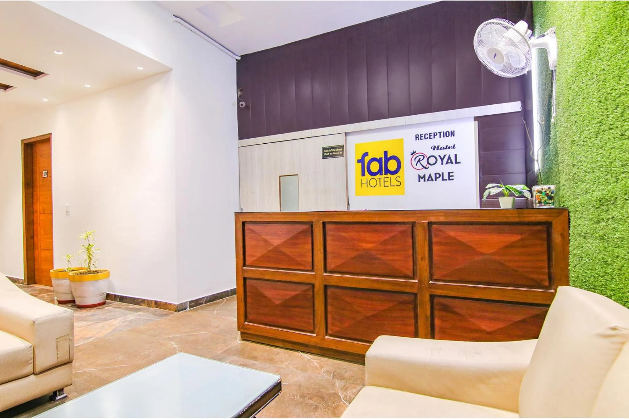 Lobby or reception in FabHotel Royal Mapple