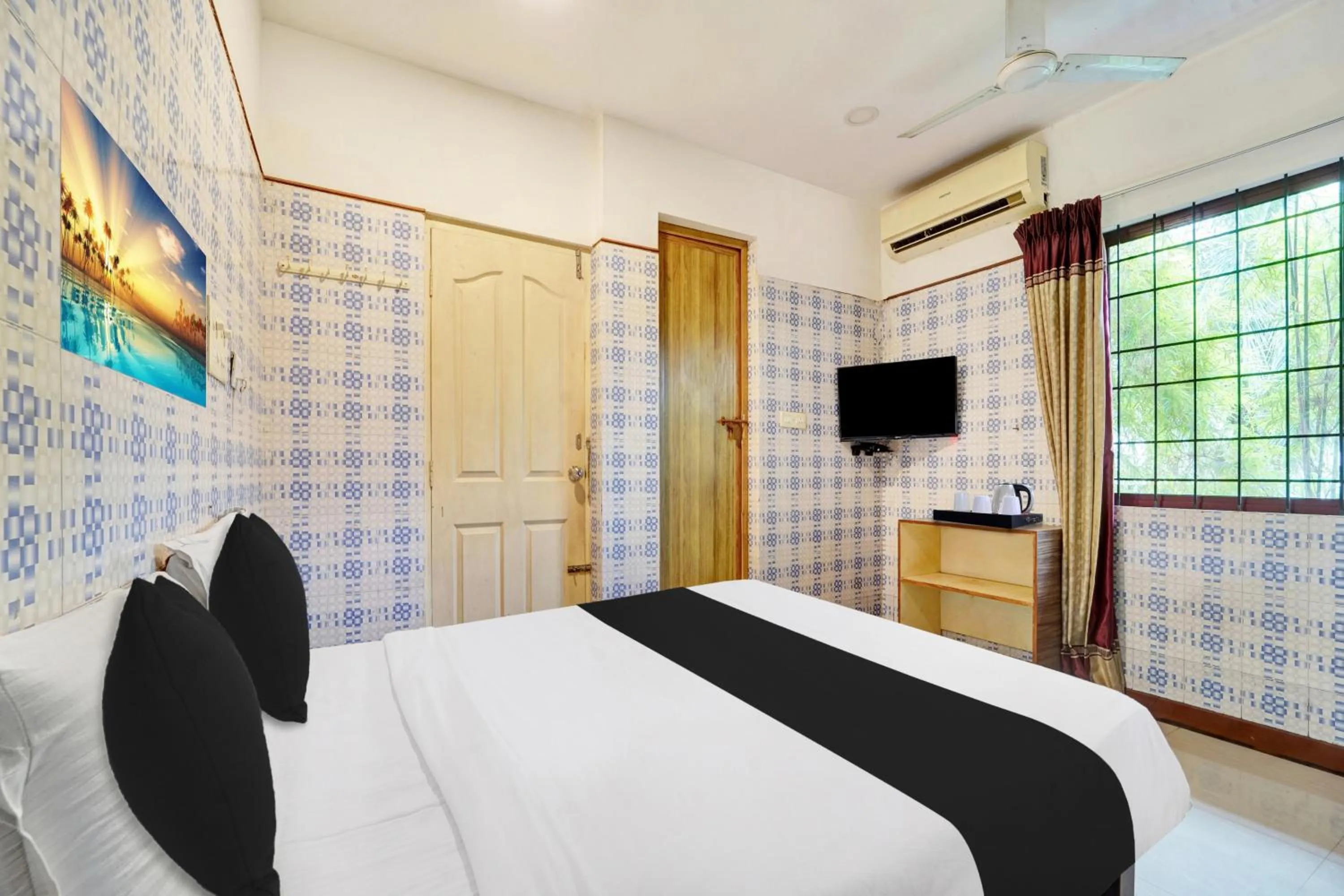 Bedroom, Bed in Super Collection O Vazhakkala Kakkanad