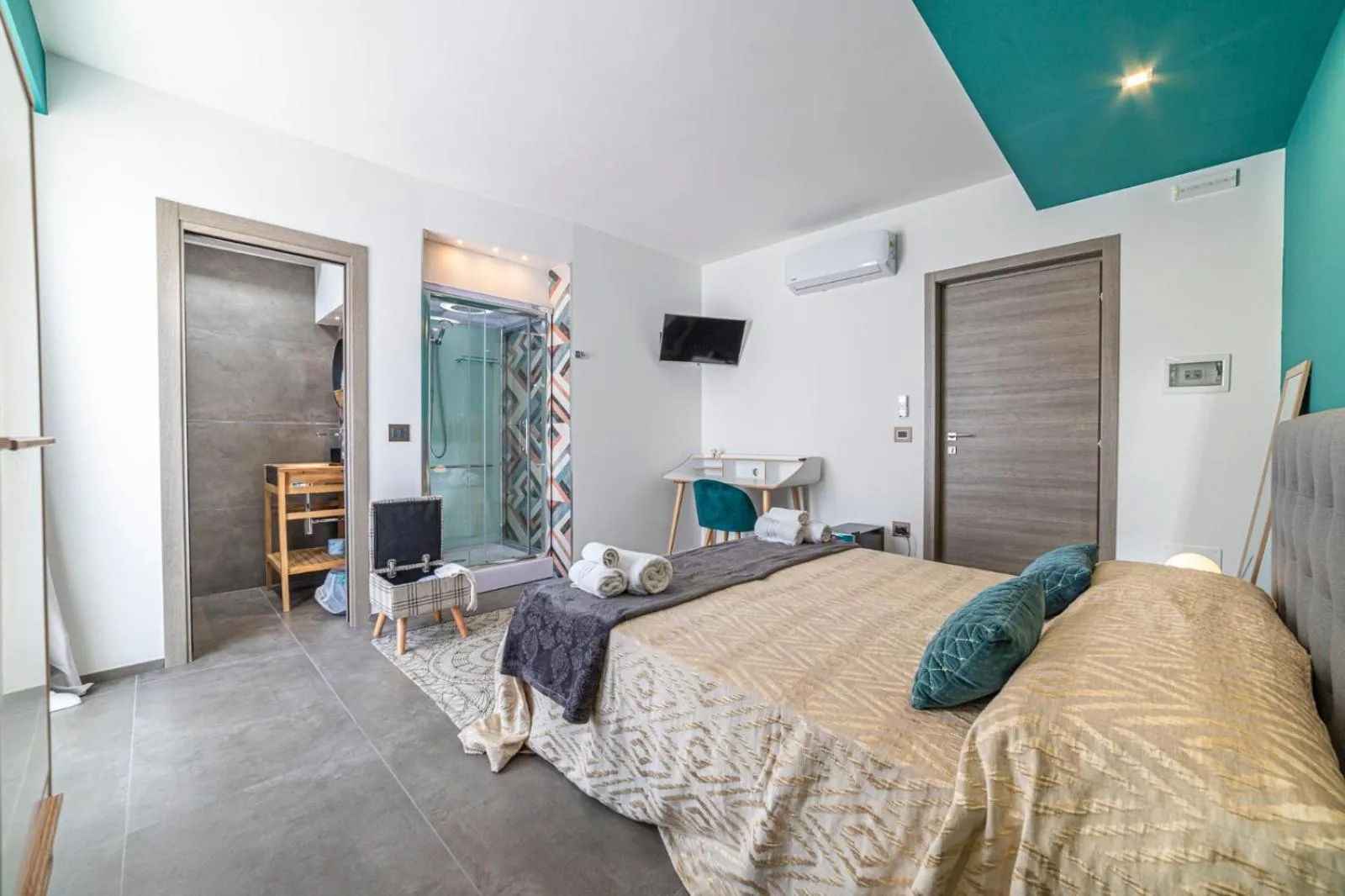Photo of the whole room, Bed in Albergo Piazza Risorgimento