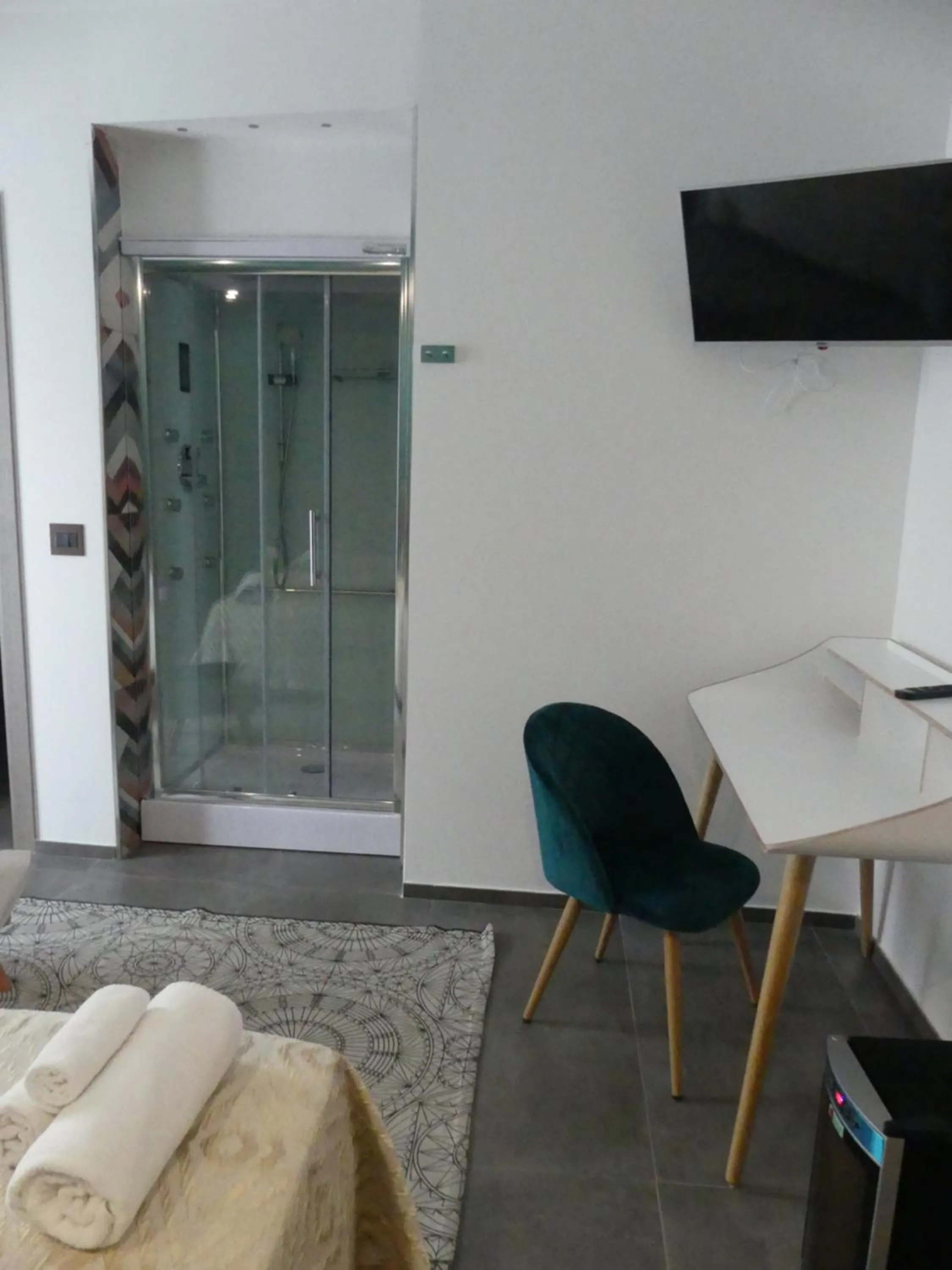 Shower in Albergo Piazza Risorgimento