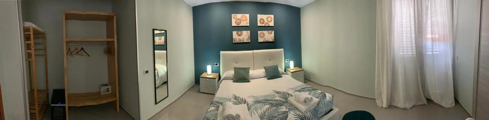 View (from property/room), Bed in Albergo Piazza Risorgimento