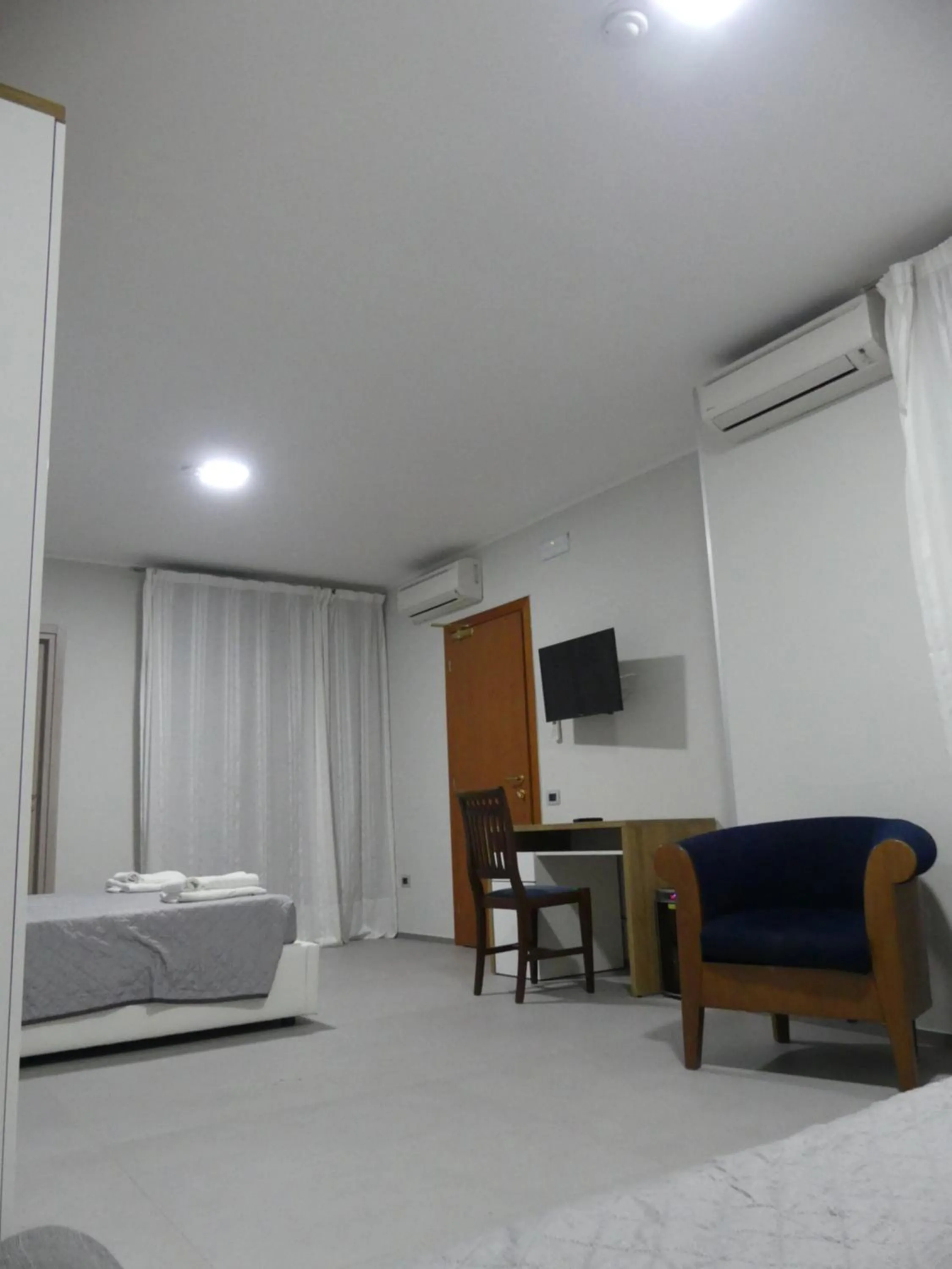 Photo of the whole room, Bed in Albergo Piazza Risorgimento