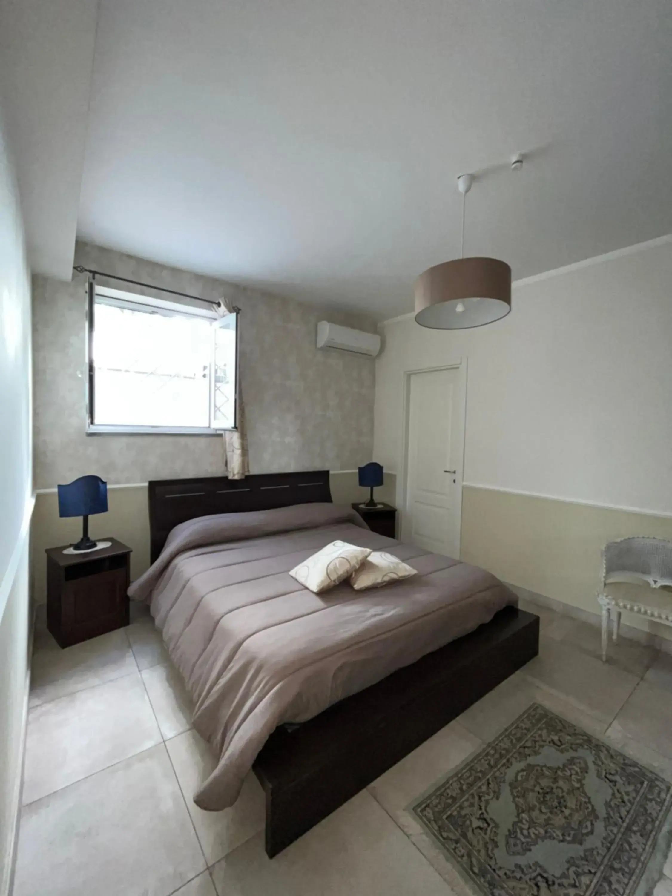 Economy Double Room in Pompei BnB Maison de Charme Economy Double Room in Pompei BnB Maison de Charme