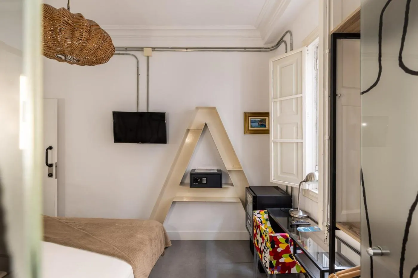 Photo of the whole room in Antiguo Brondo Selfcheck-in Smart Rooms