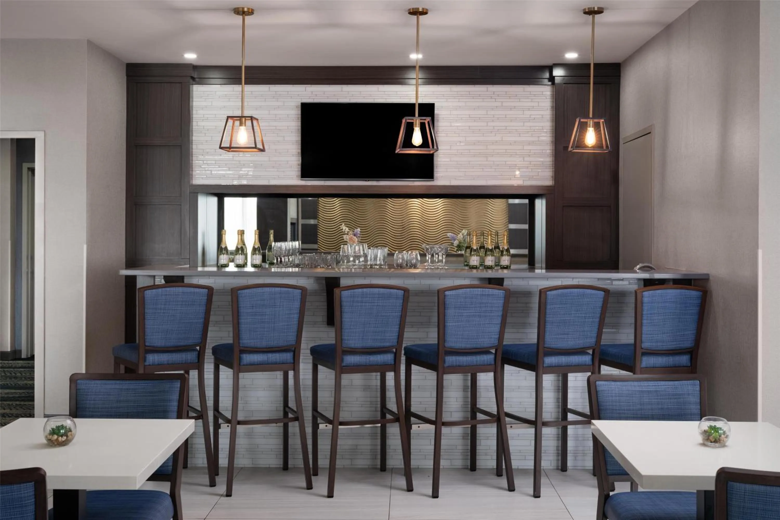 Lobby or reception in Best Western Premier Executive Residency Medicine Hat