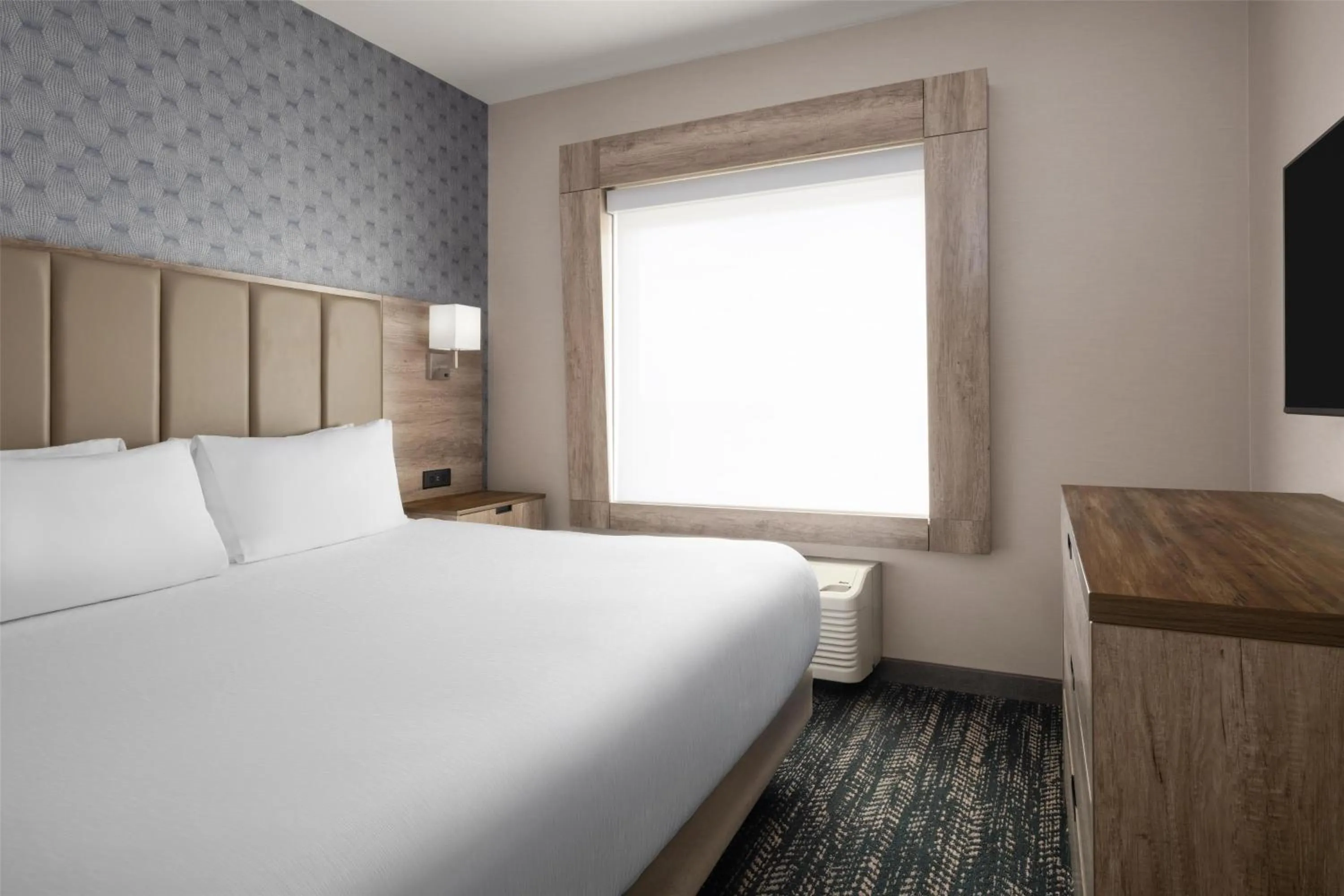 Bedroom, Bed in Best Western Premier Executive Residency Medicine Hat