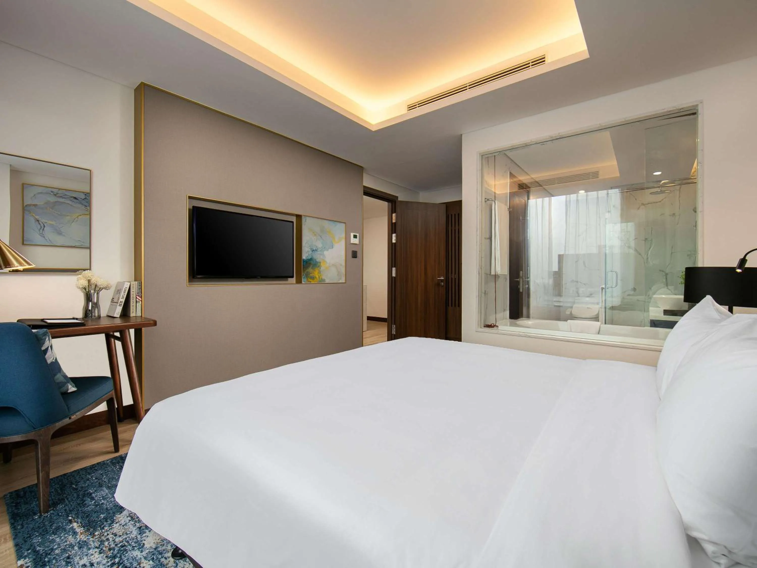 Bedroom, Bed in Eastin Hotel & Residences Hanoi