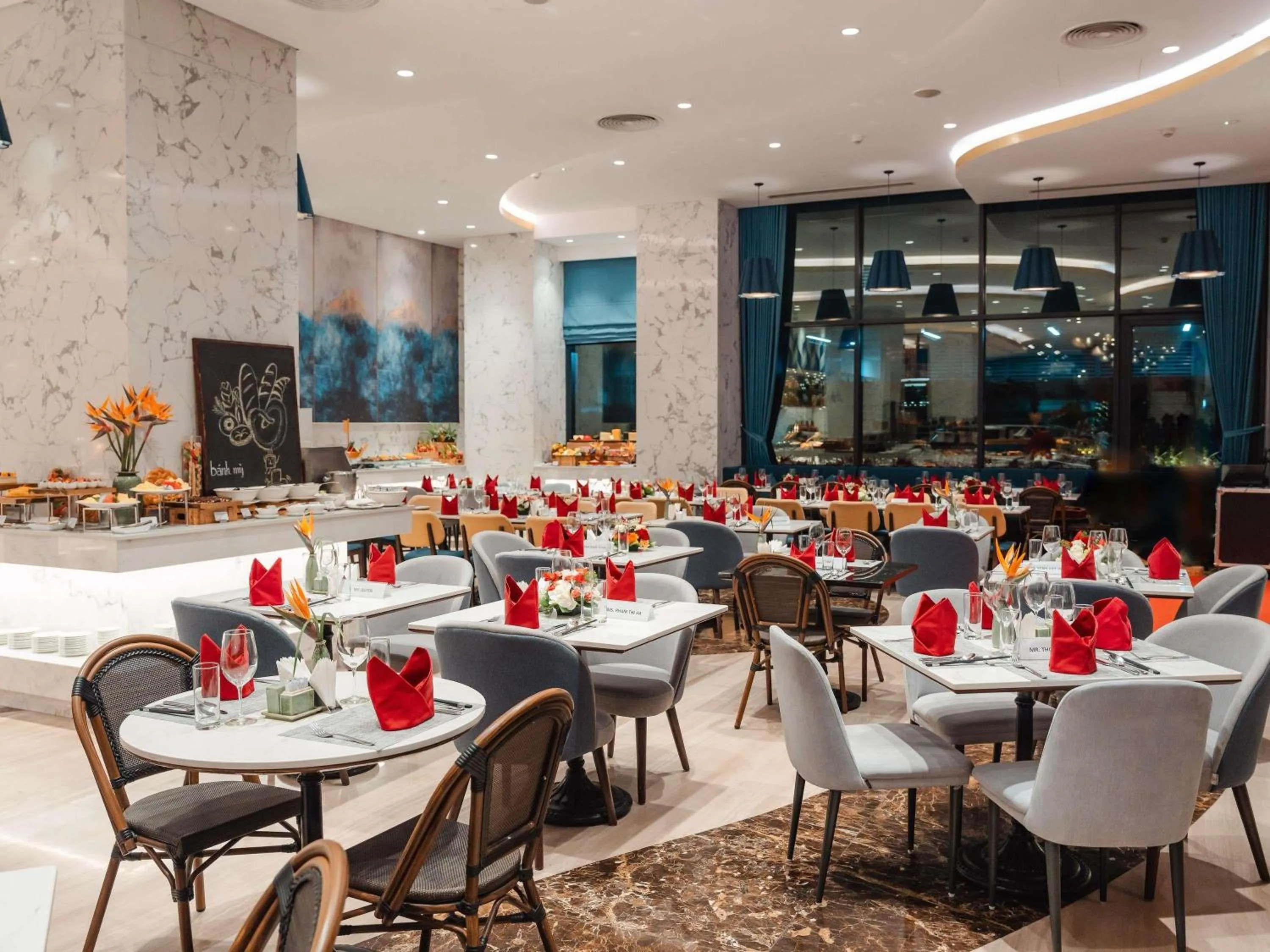 Restaurant/places to eat in Mövenpick Living West Hanoi