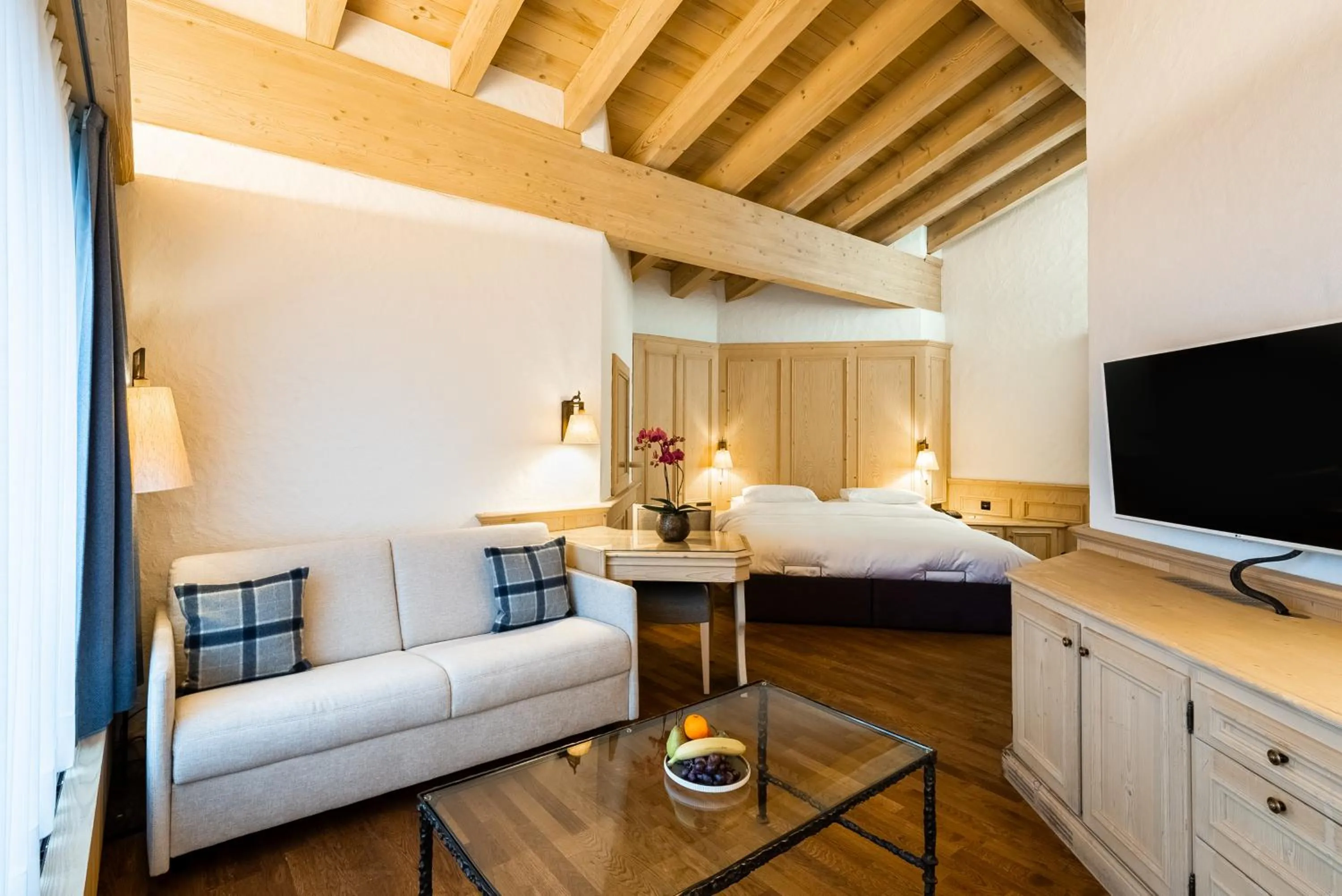 Photo of the whole room, Bed in ERMITAGE Wellness- & Spa-Hotel