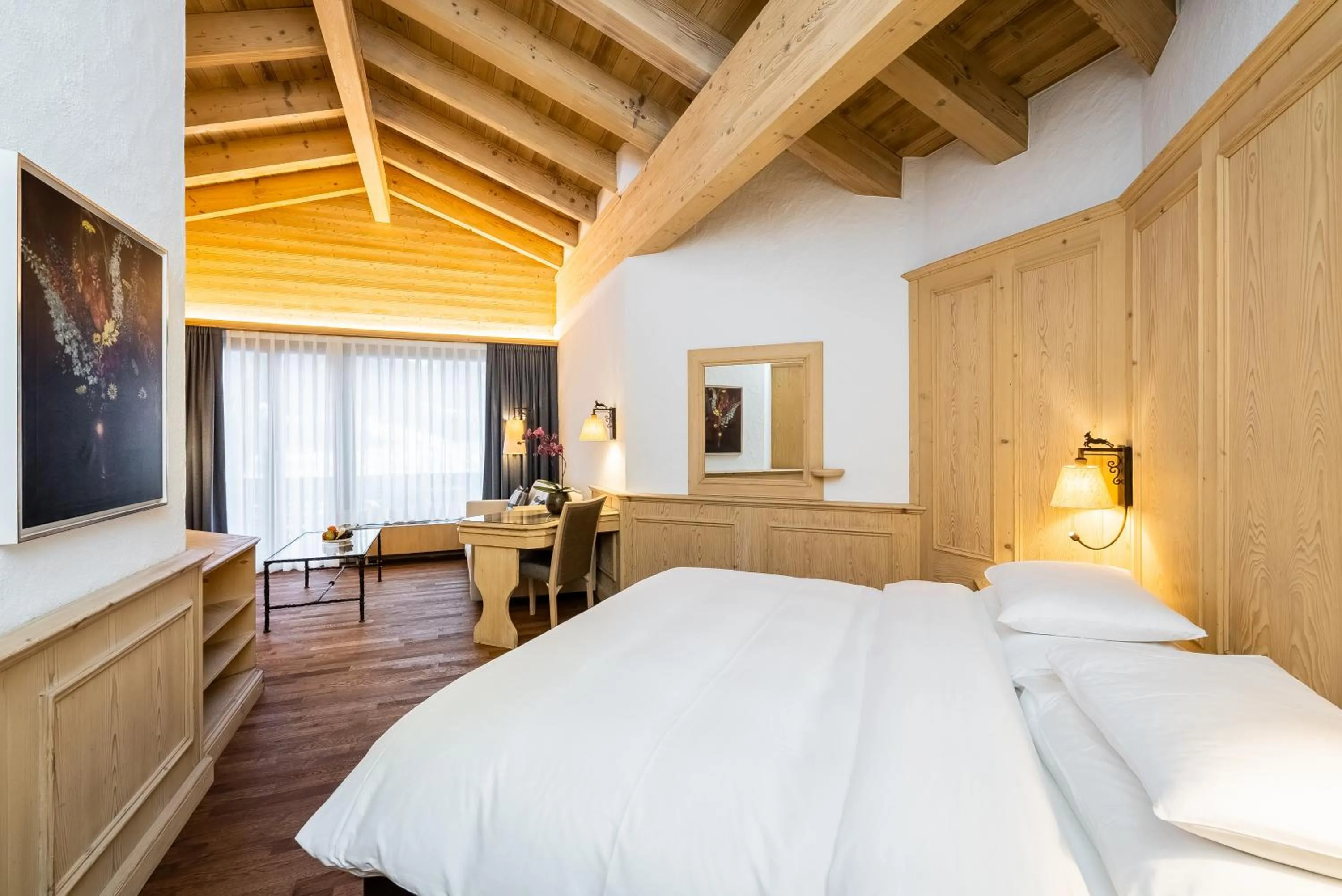 Photo of the whole room, Bed in ERMITAGE Wellness- & Spa-Hotel