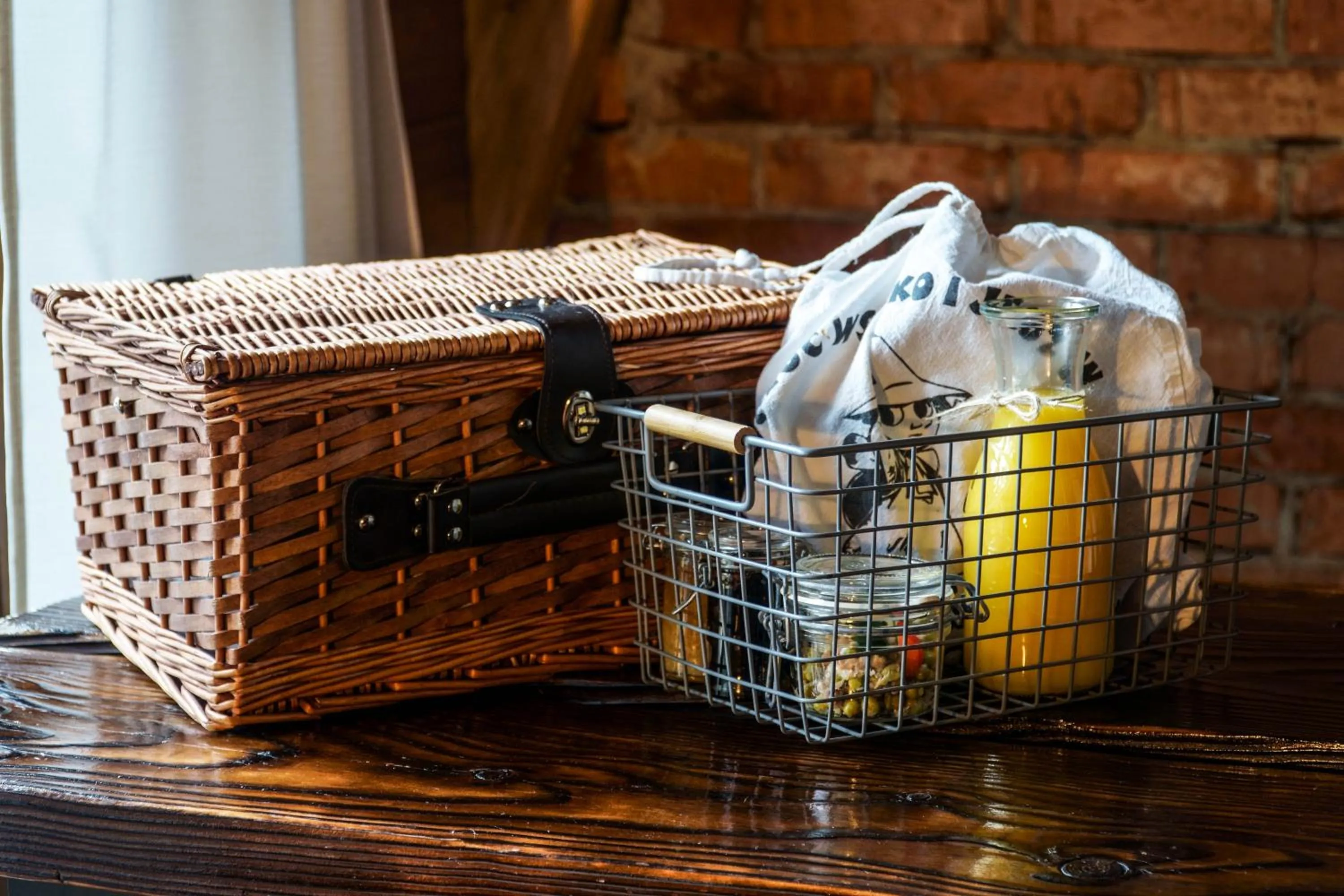 Breakfast in Novosiele Lifestyle Apartments - nad górską rzeką - Strefa relaksu sauna jacuzzi - Bieszczady