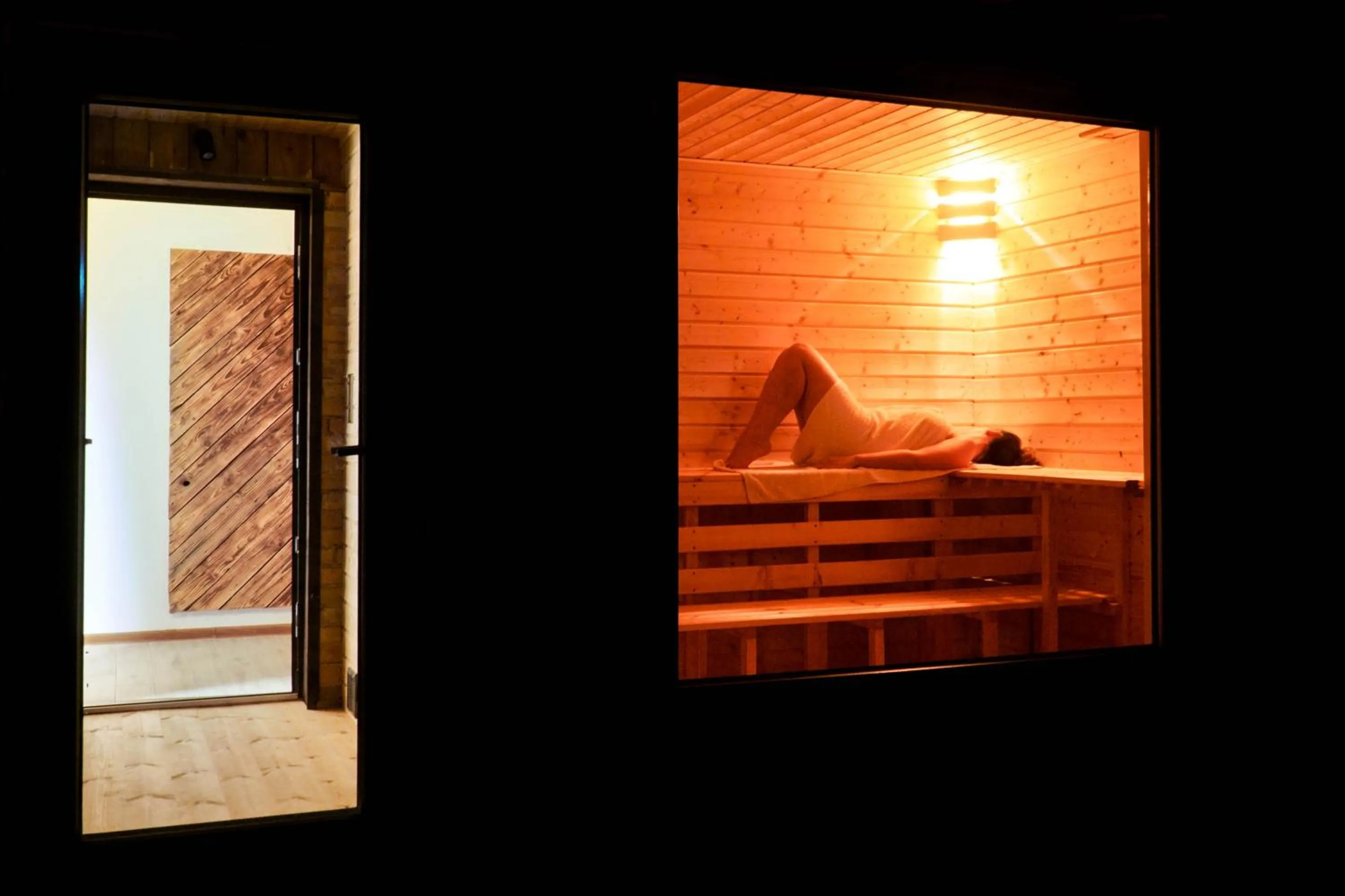Sauna in Novosiele Lifestyle Apartments - nad górską rzeką - Strefa relaksu sauna jacuzzi - Bieszczady
